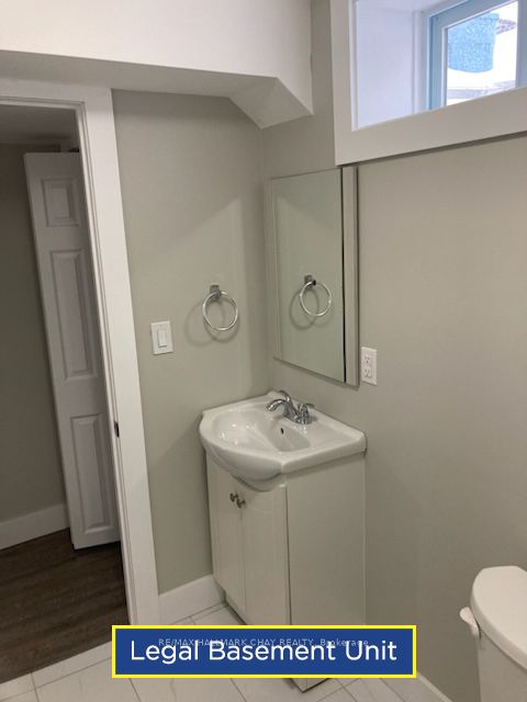 12 Bronte Crescent Property Photo 6