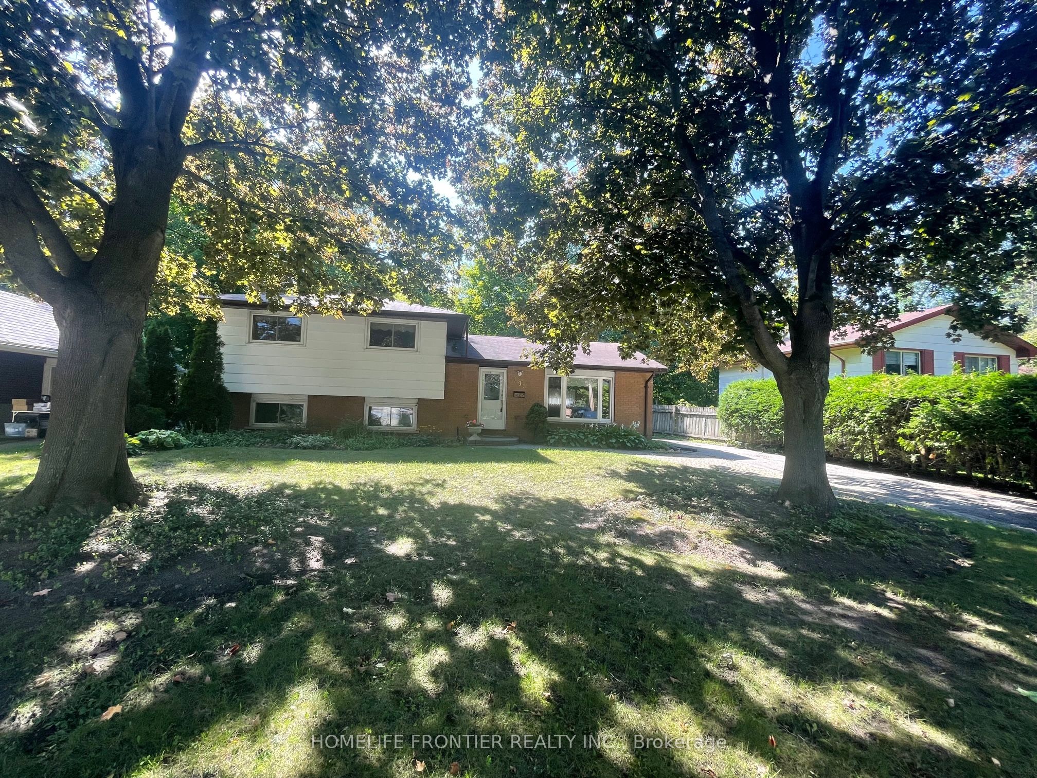 295 Bay Street Property Photo