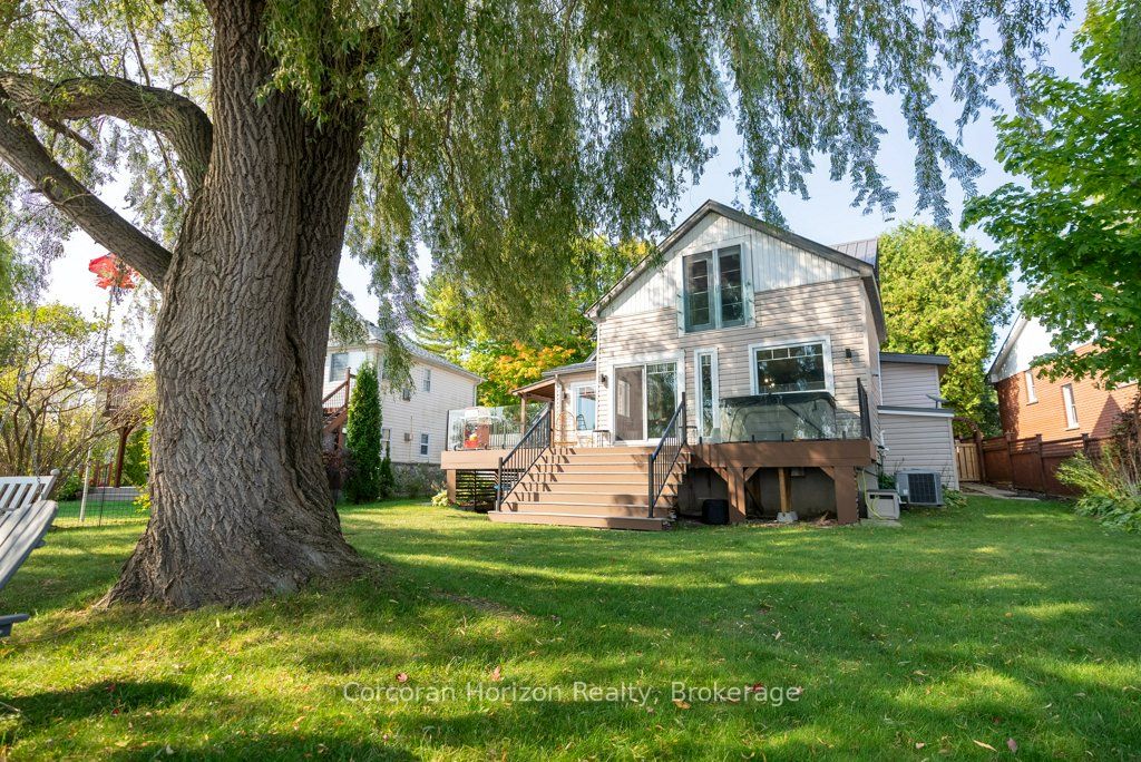 280 Robins Point Rd Property Photo