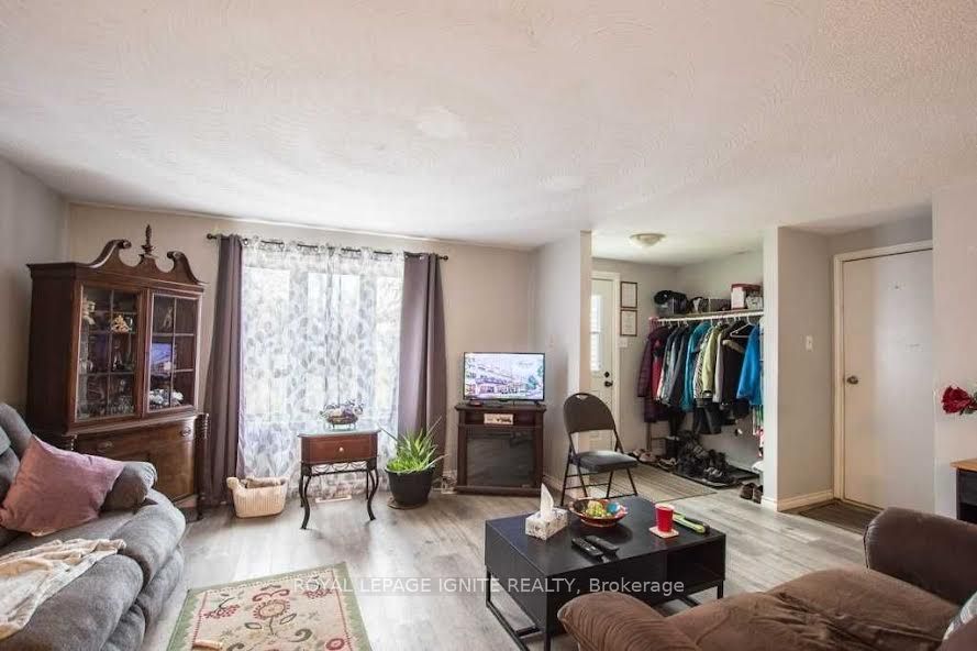 170 Hickling Trail Room#3u Property Photo 2