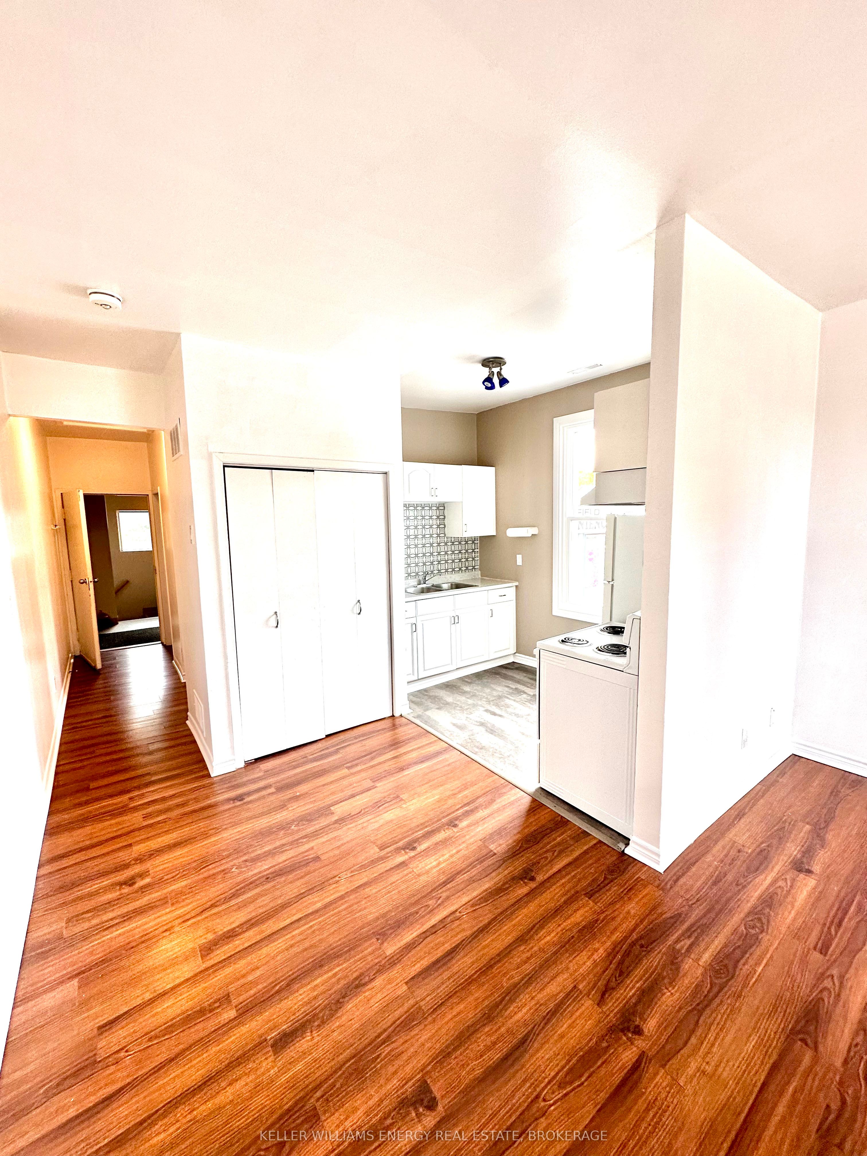 98 Bayfield Street Property Photo 7