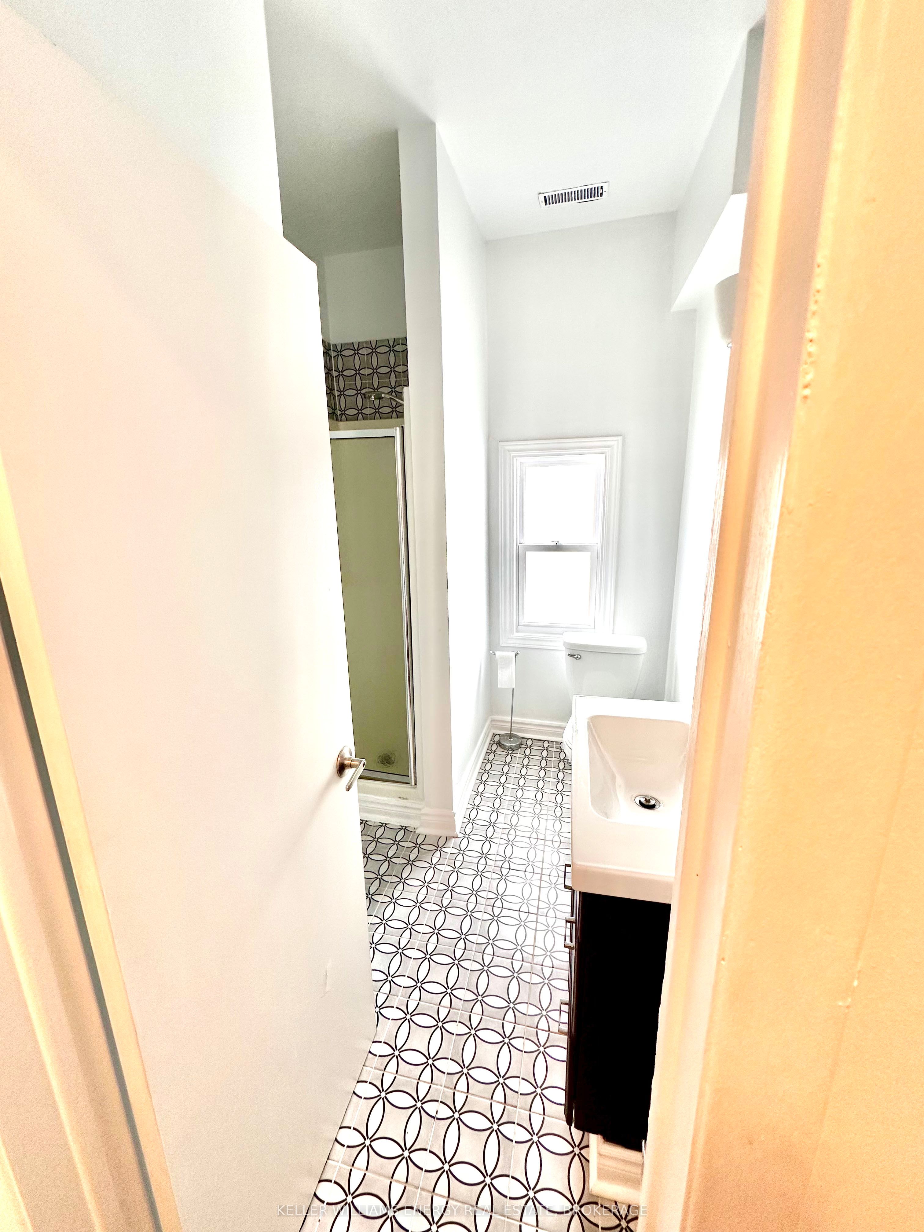 98 Bayfield Street Property Photo 11