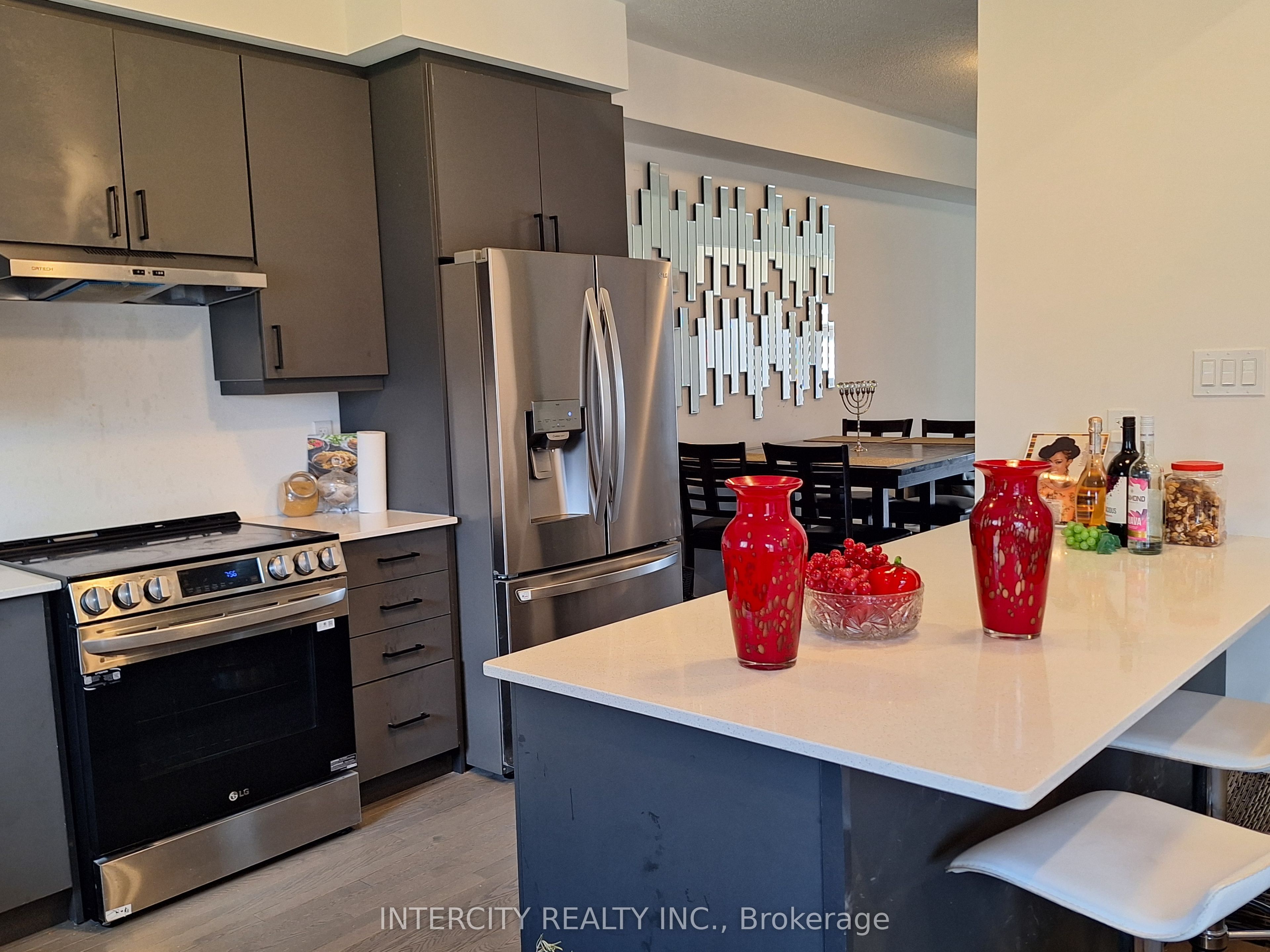 343 Quebec Street Property Photo 5