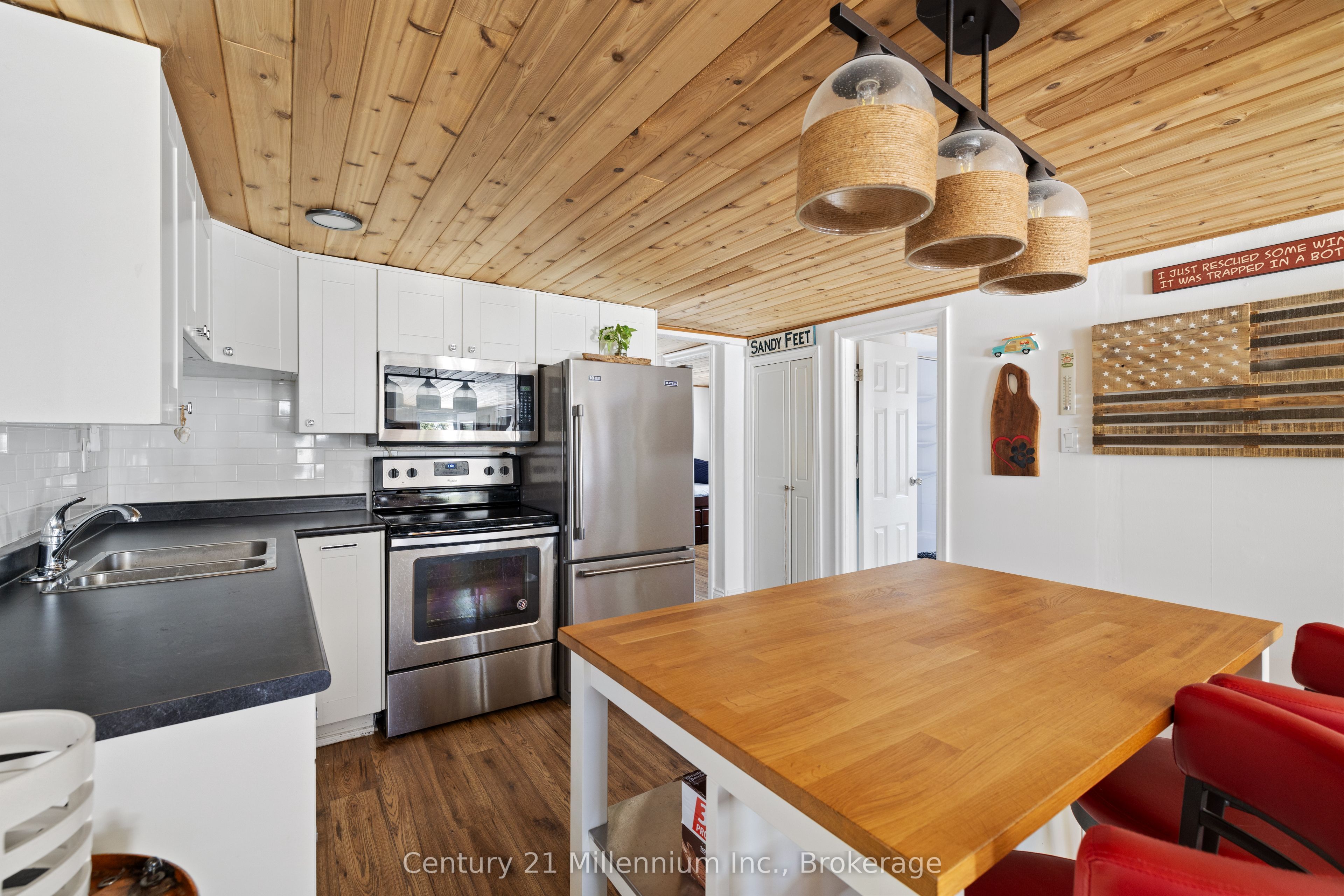7 69th Street N Property Photo 5