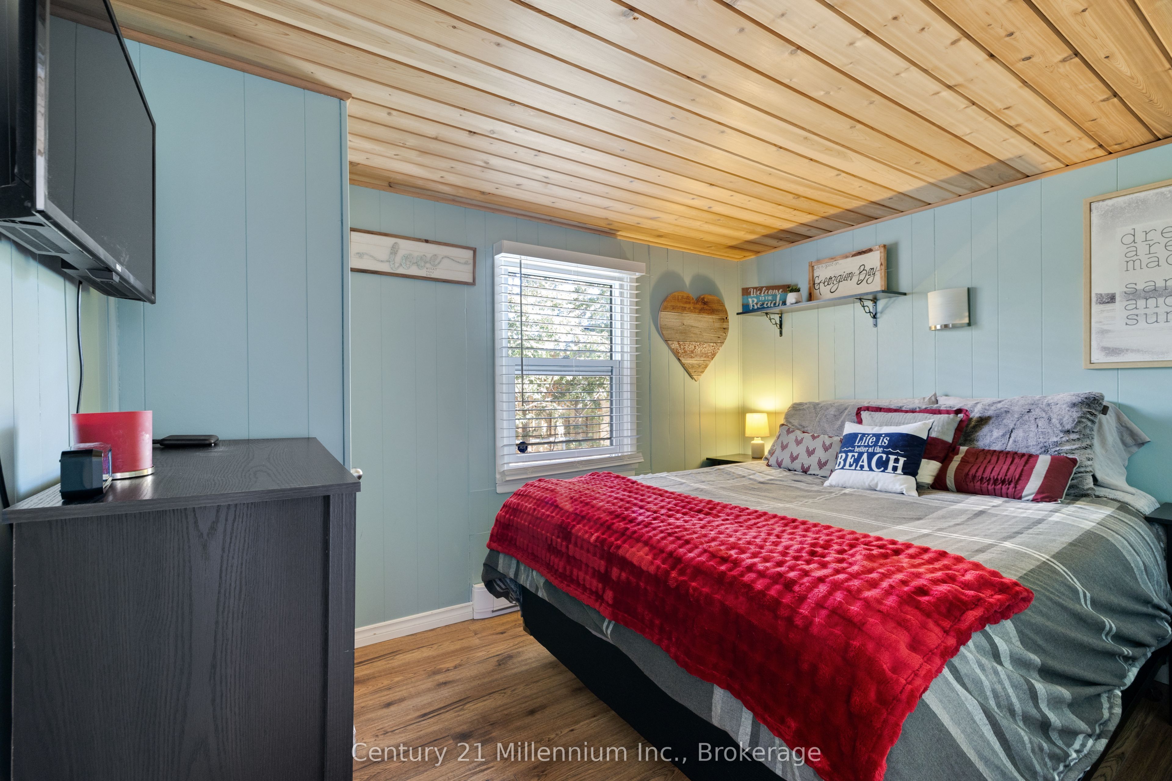 7 69th Street N Property Photo 11