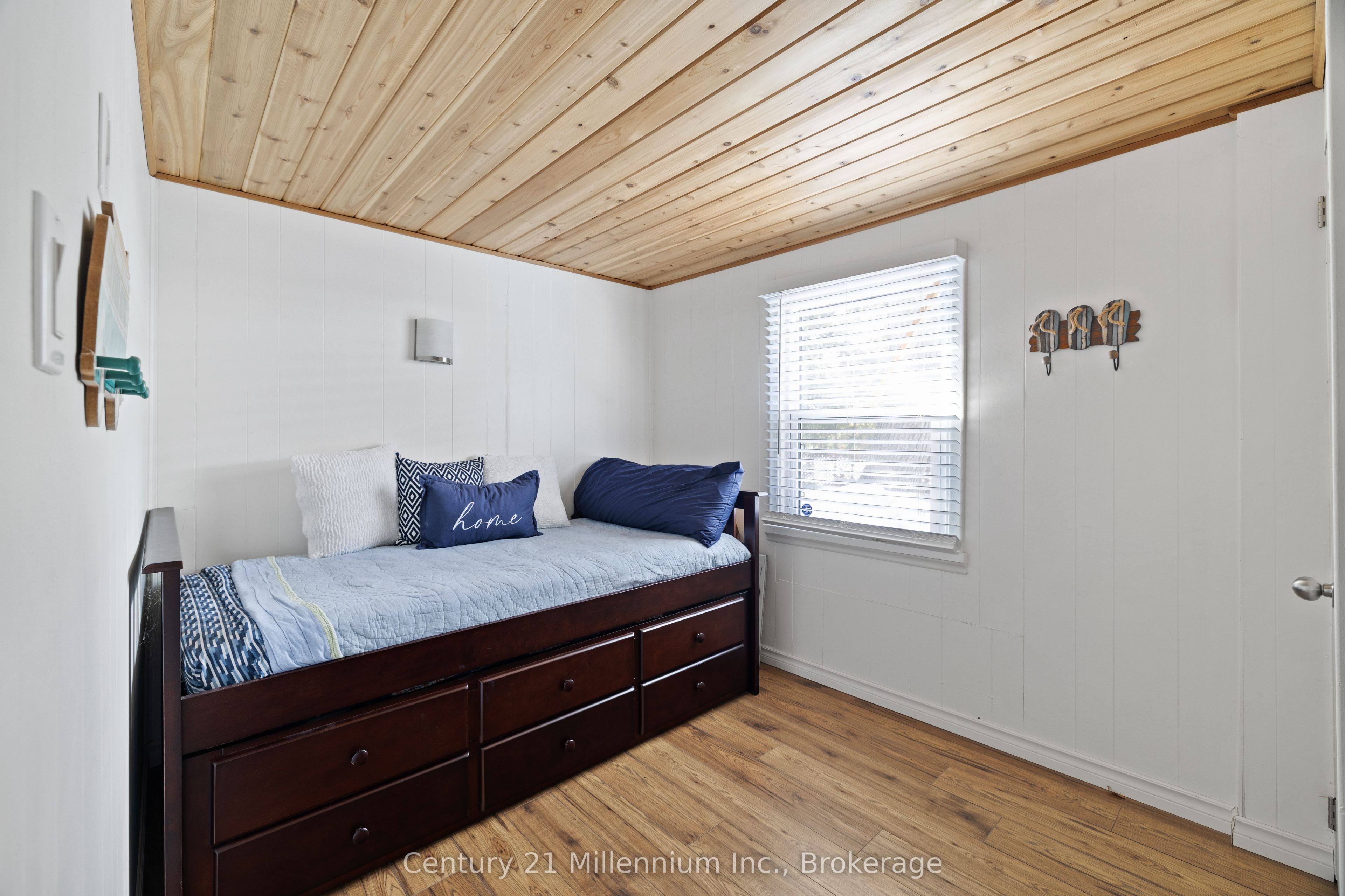 7 69th Street N Property Photo 12