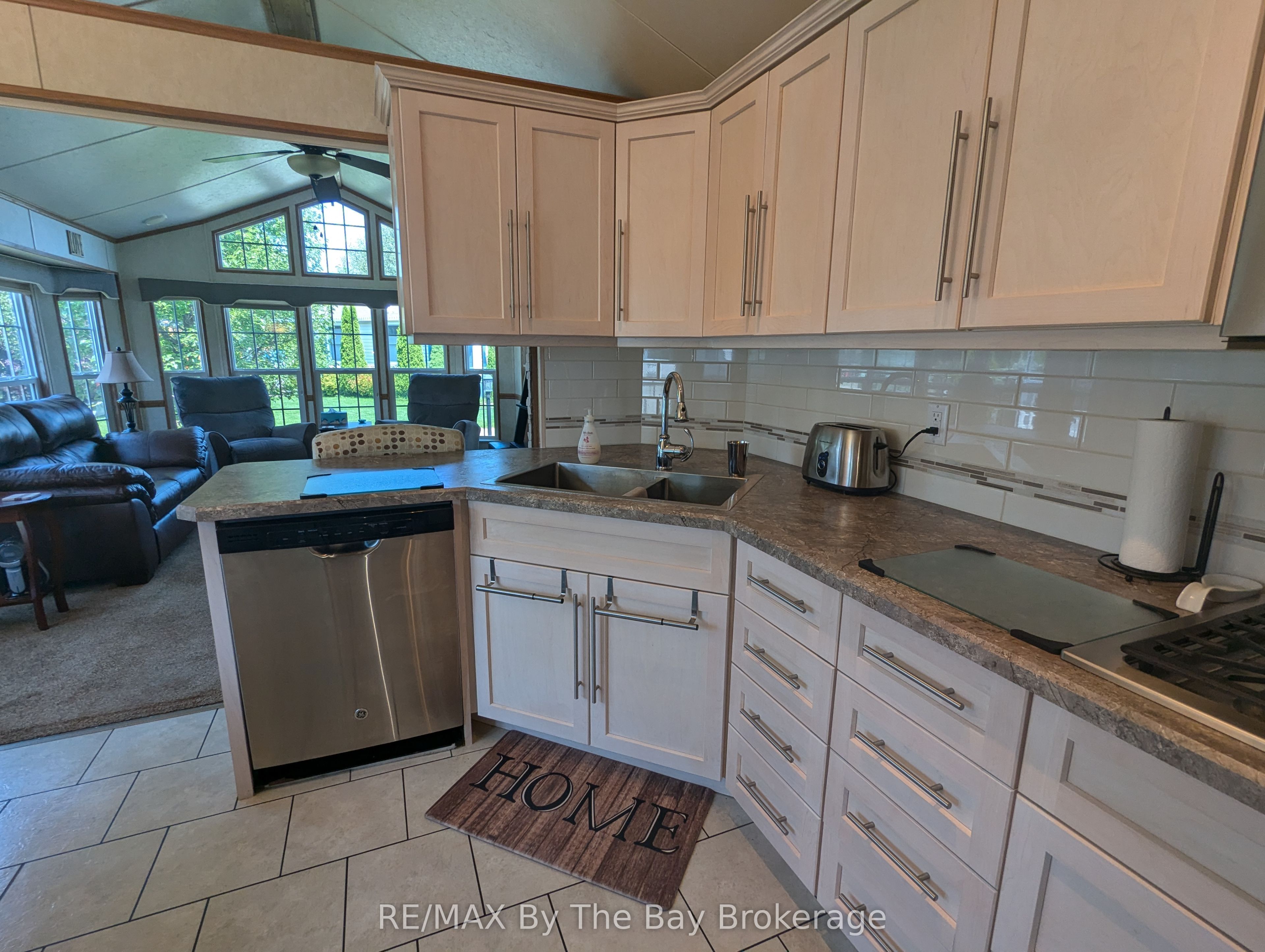 6 Huron Circle Property Photo 13