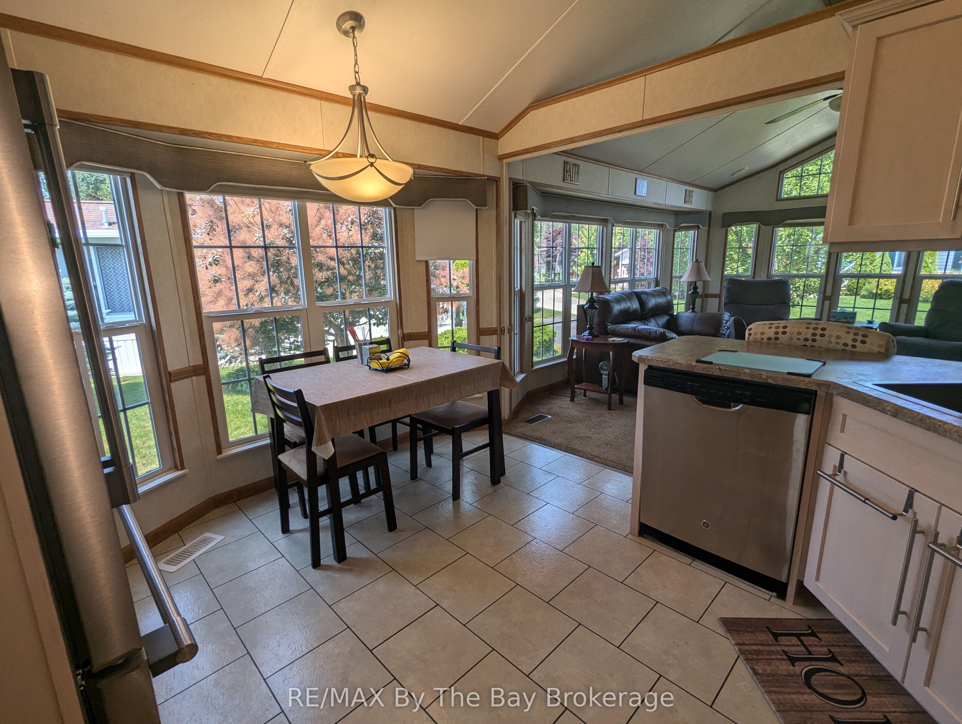 6 Huron Circle Property Photo 14