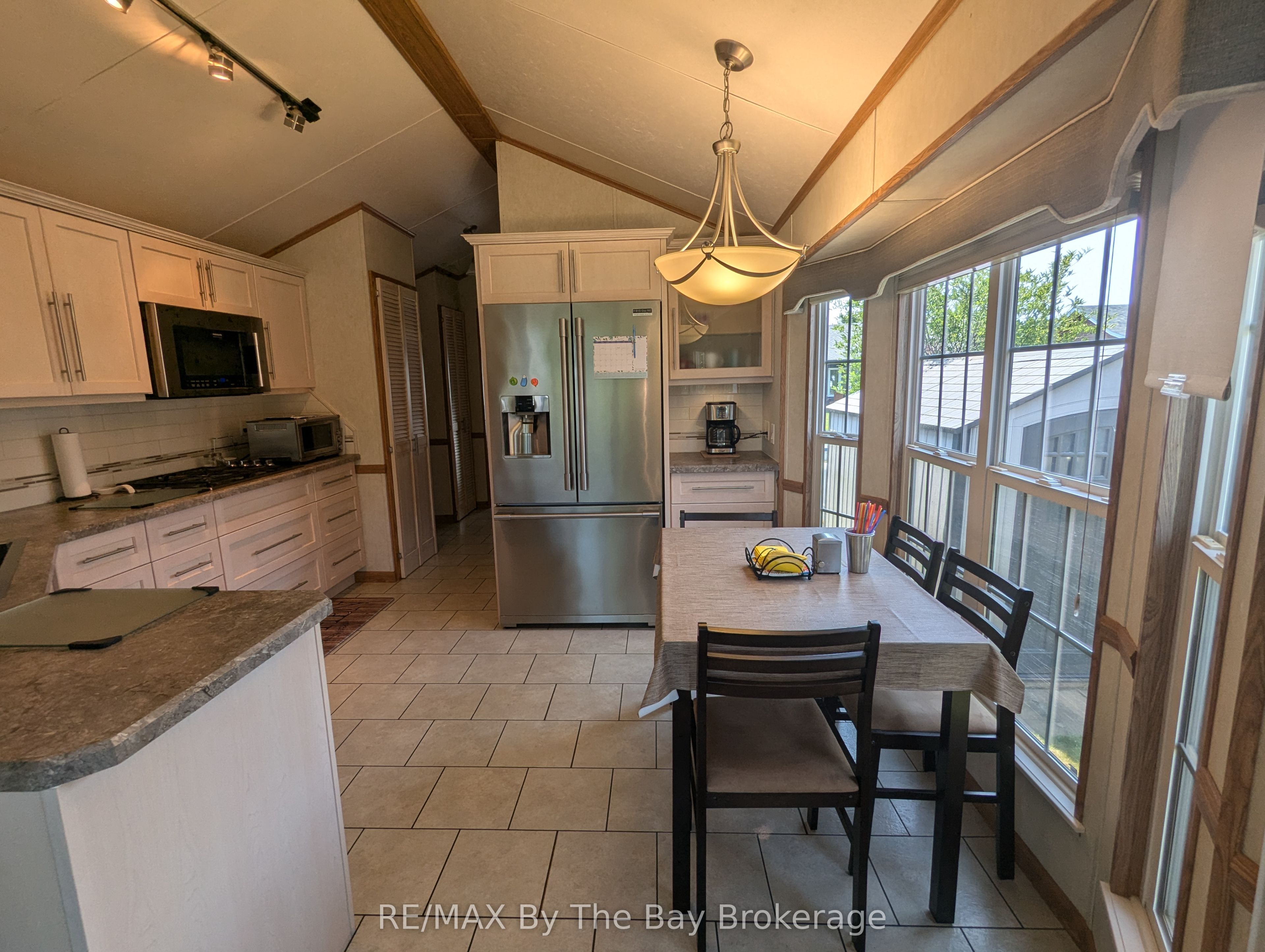 6 Huron Circle Property Photo 16