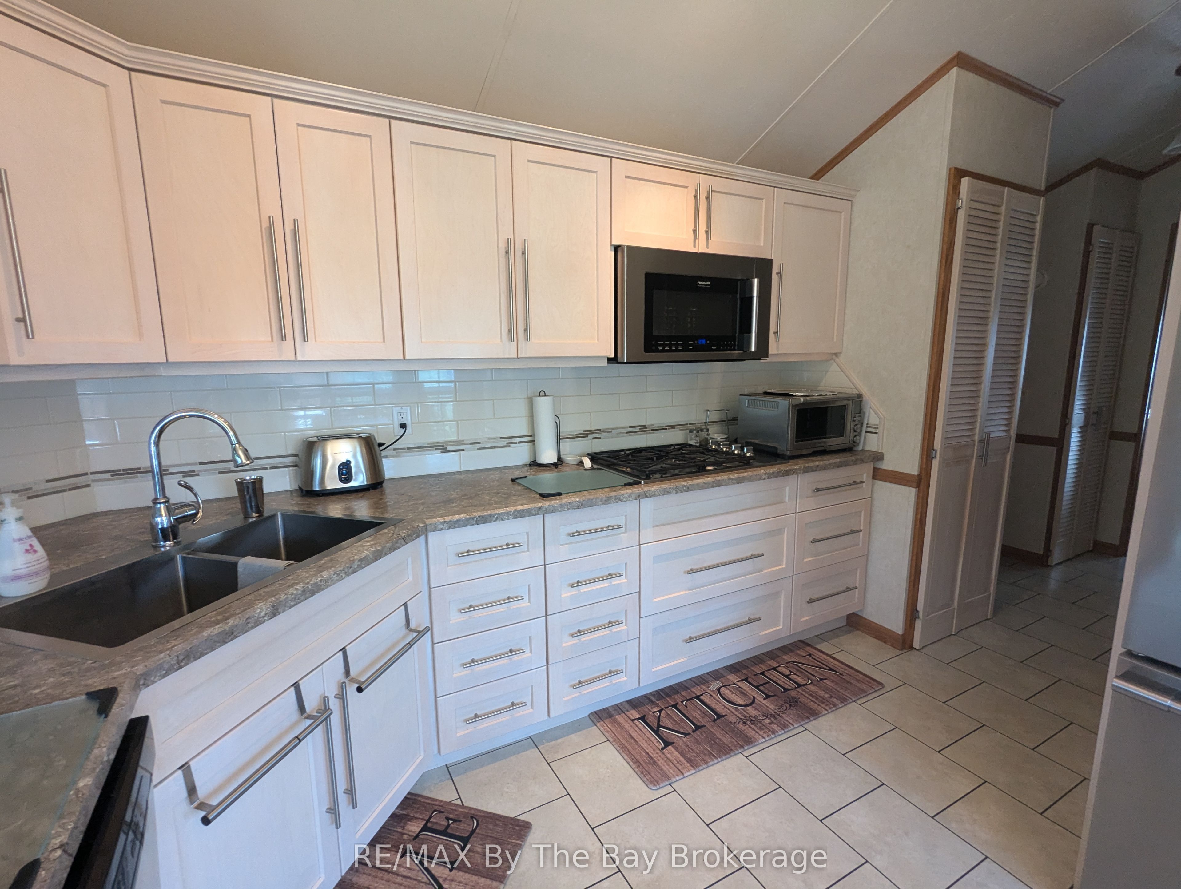 6 Huron Circle Property Photo 19