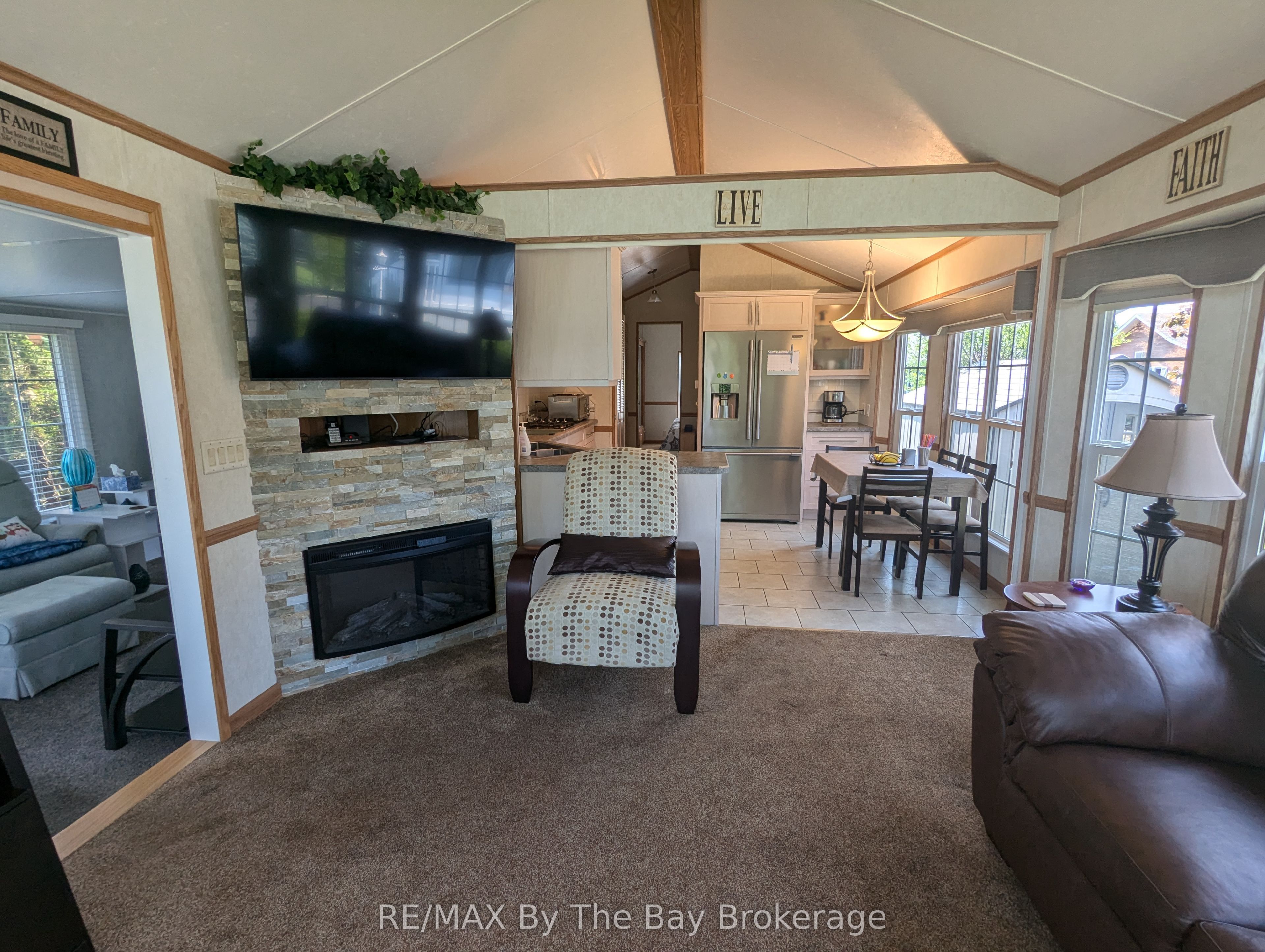6 Huron Circle Property Photo 20