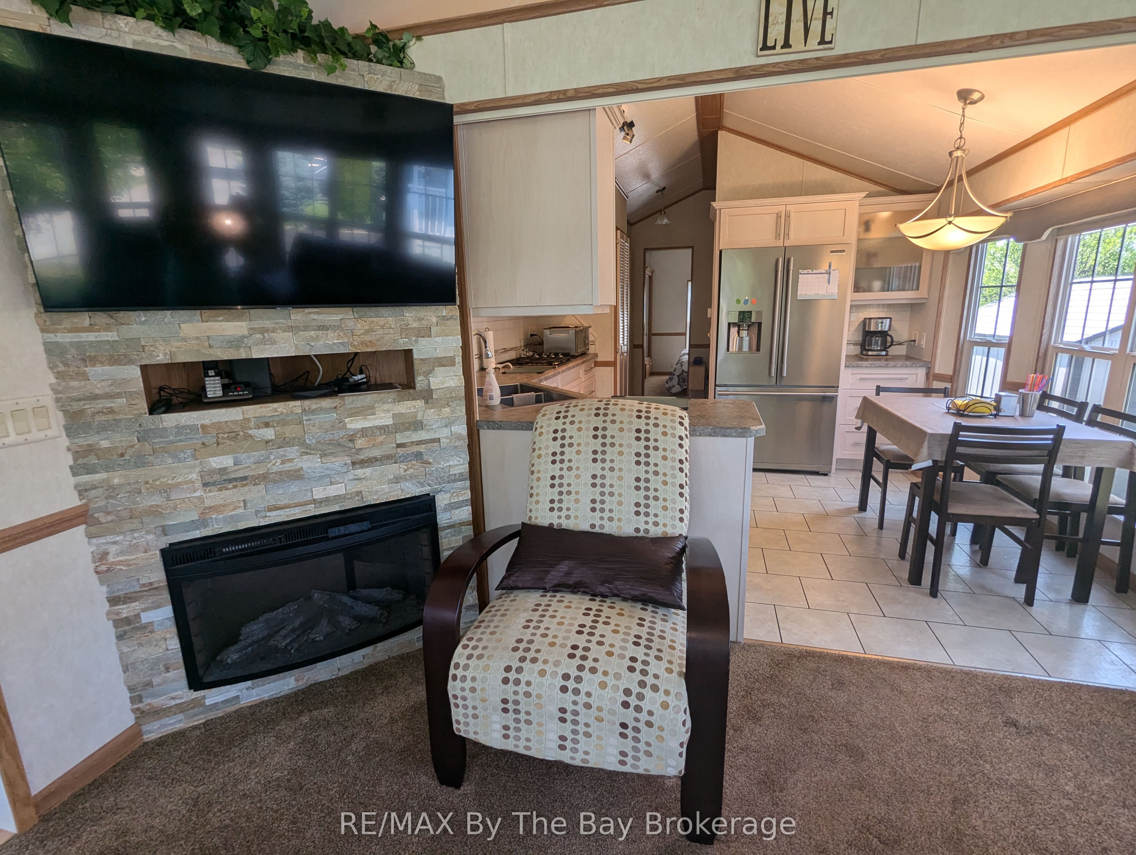 6 Huron Circle Property Photo 21