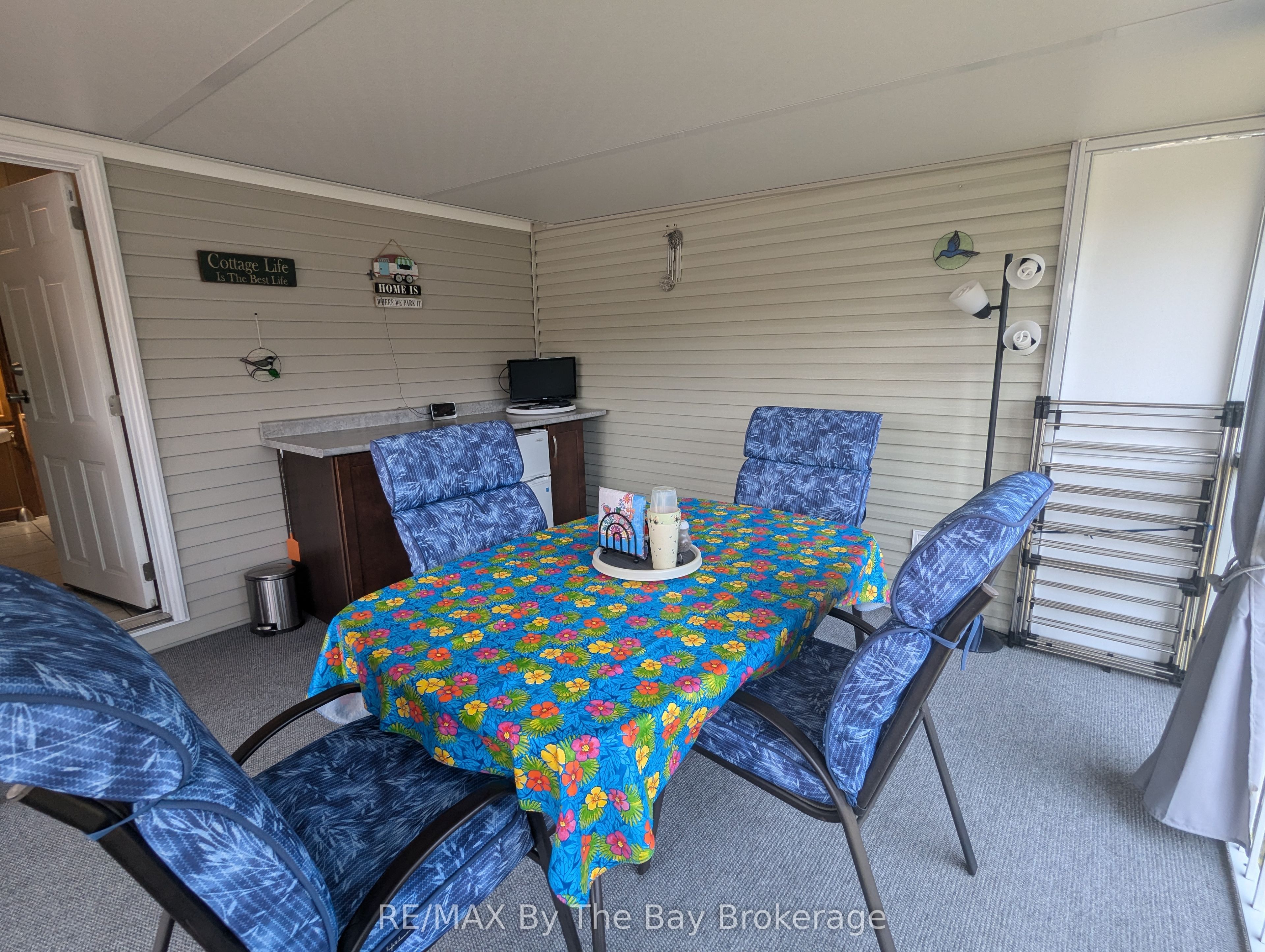 6 Huron Circle Property Photo 28