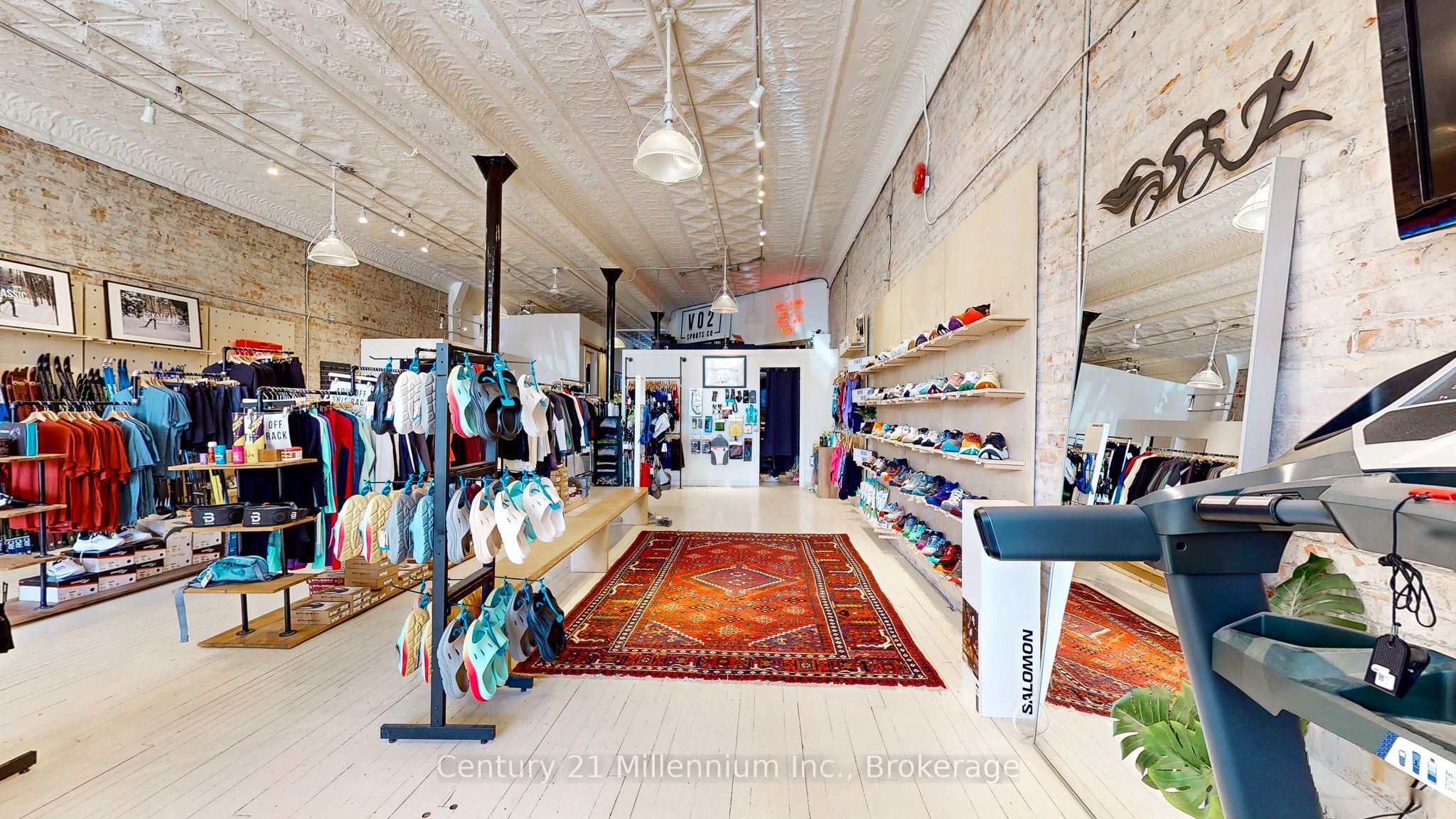 124 Hurontario Street Property Photo 12