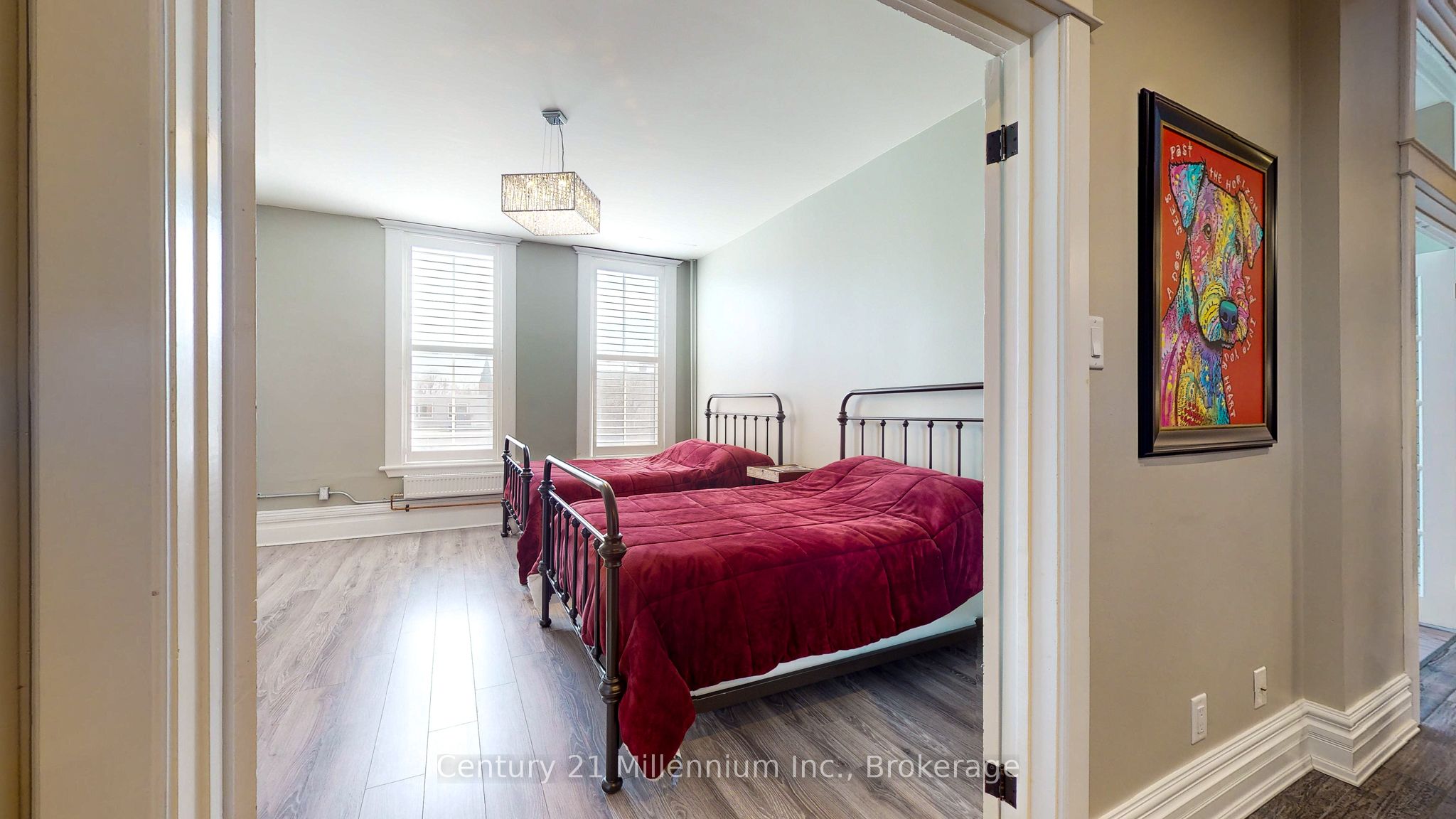 124 Hurontario Street Property Photo 24