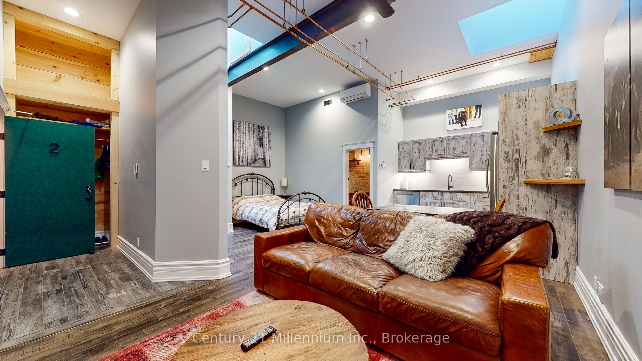124 Hurontario Street Property Photo 25