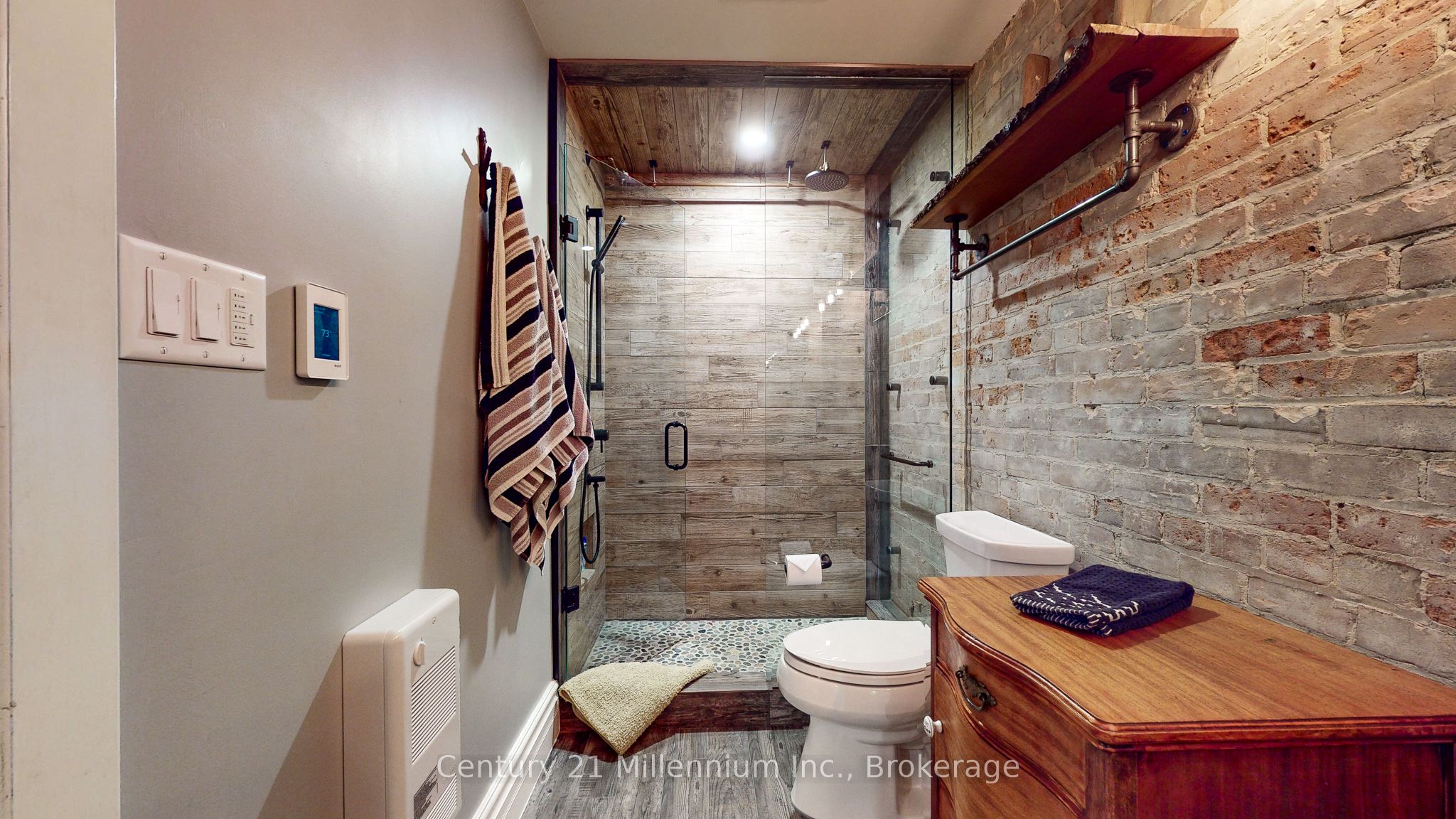 124 Hurontario Street Property Photo 28