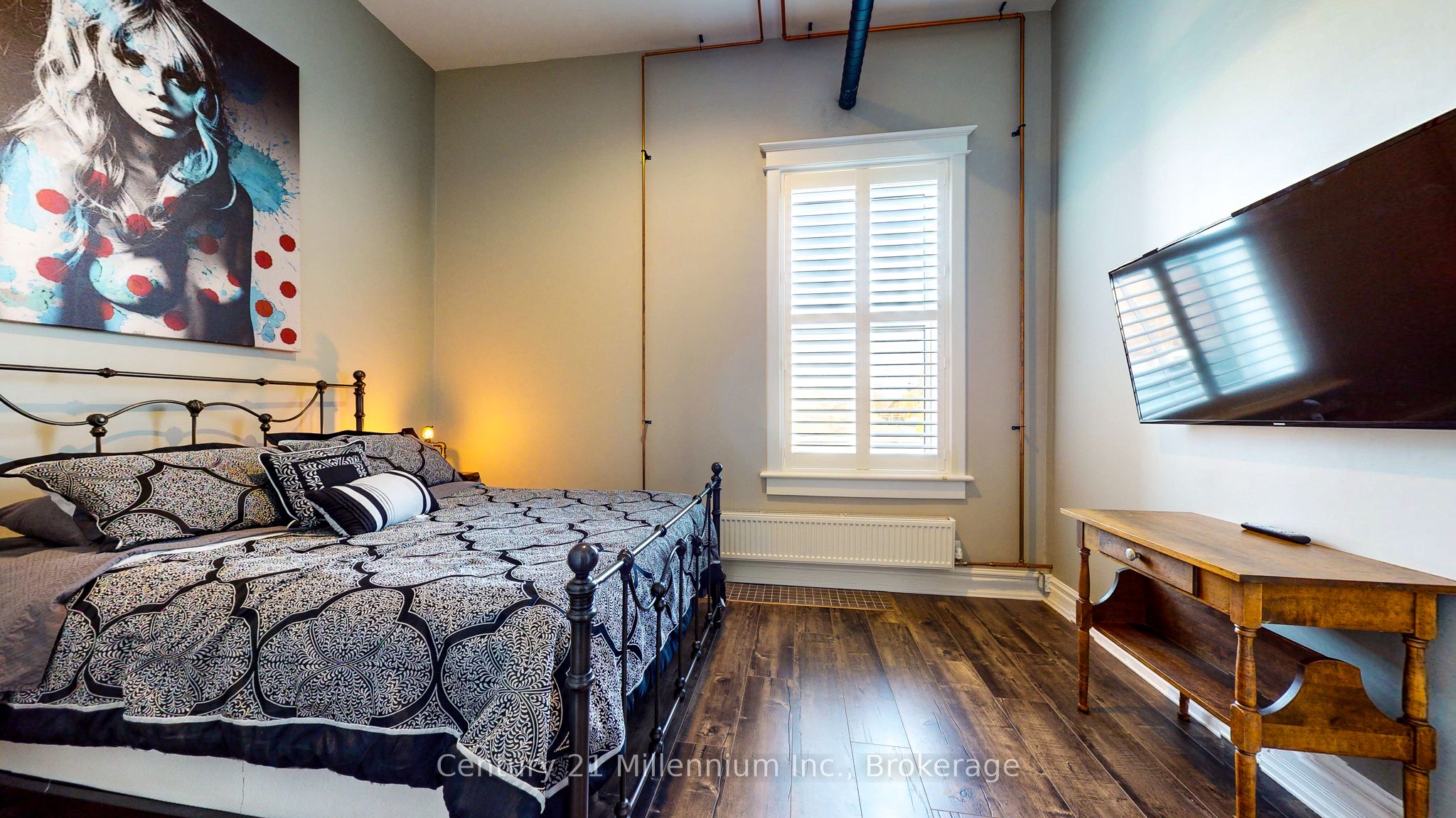 124 Hurontario Street Property Photo 32