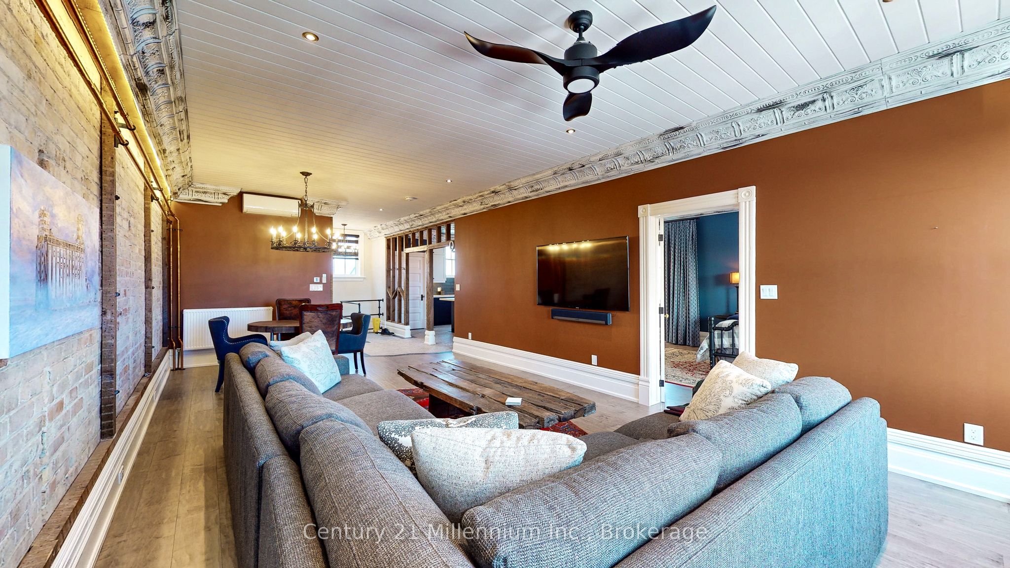 124 Hurontario Street Property Photo 38