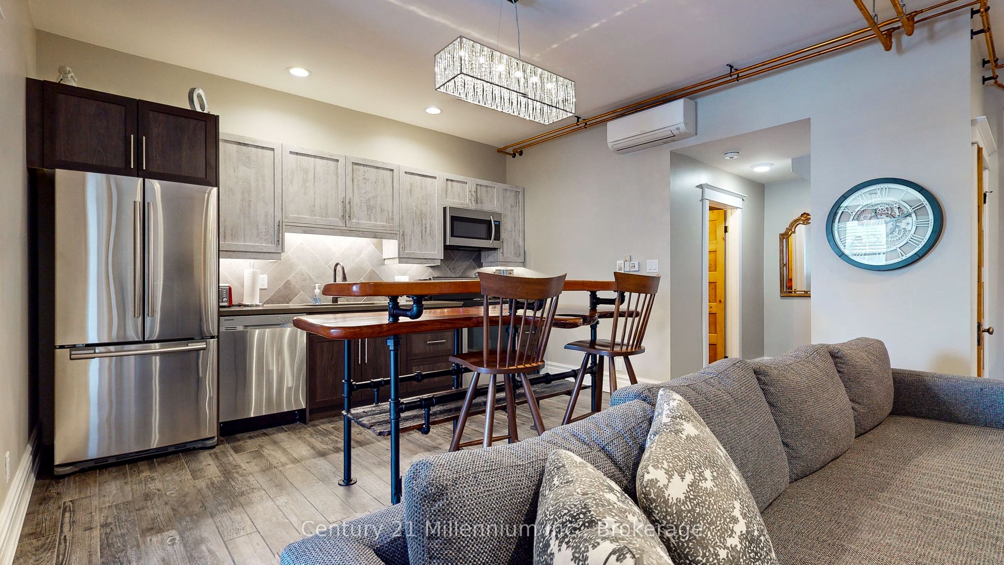 124 Hurontario Street Property Photo 17