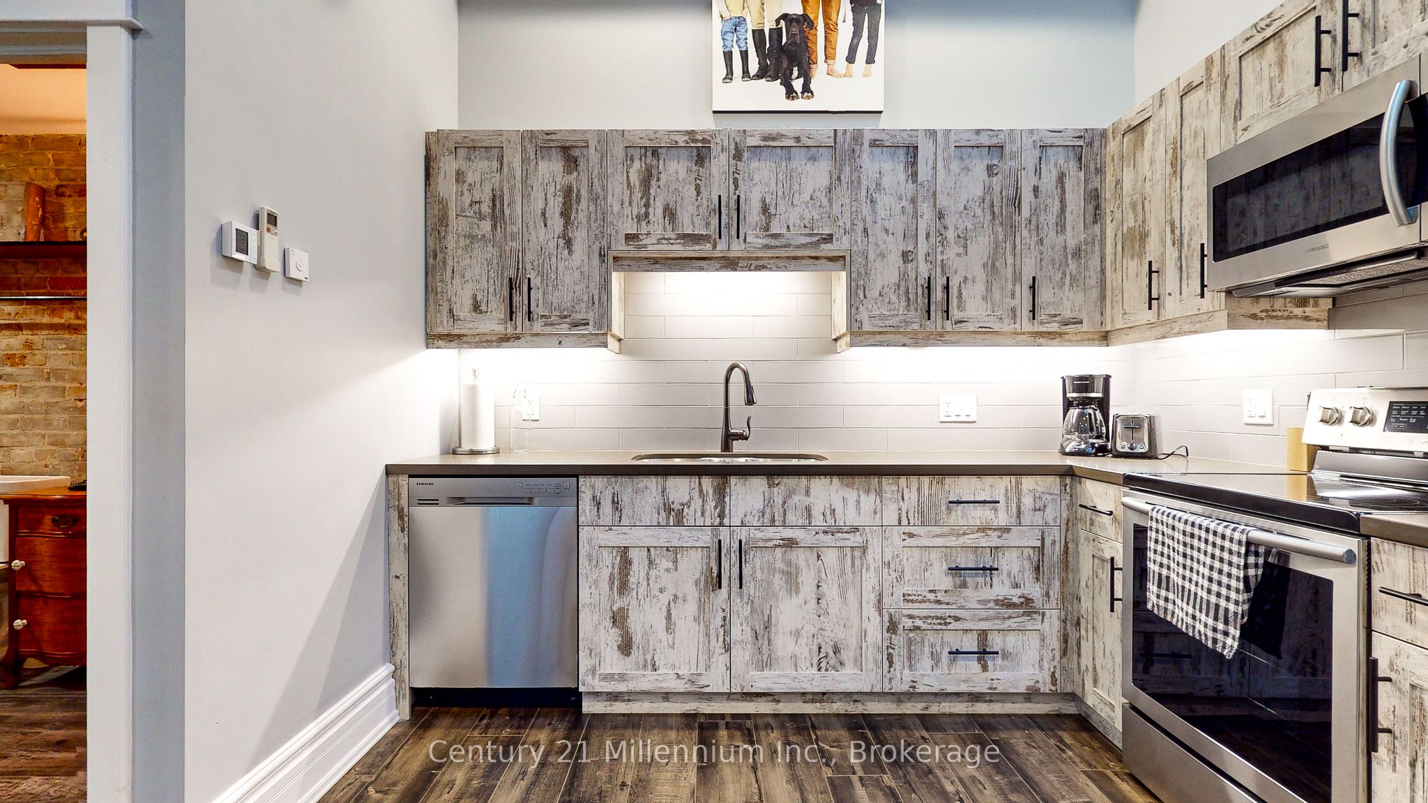 124 Hurontario Street Property Photo 25
