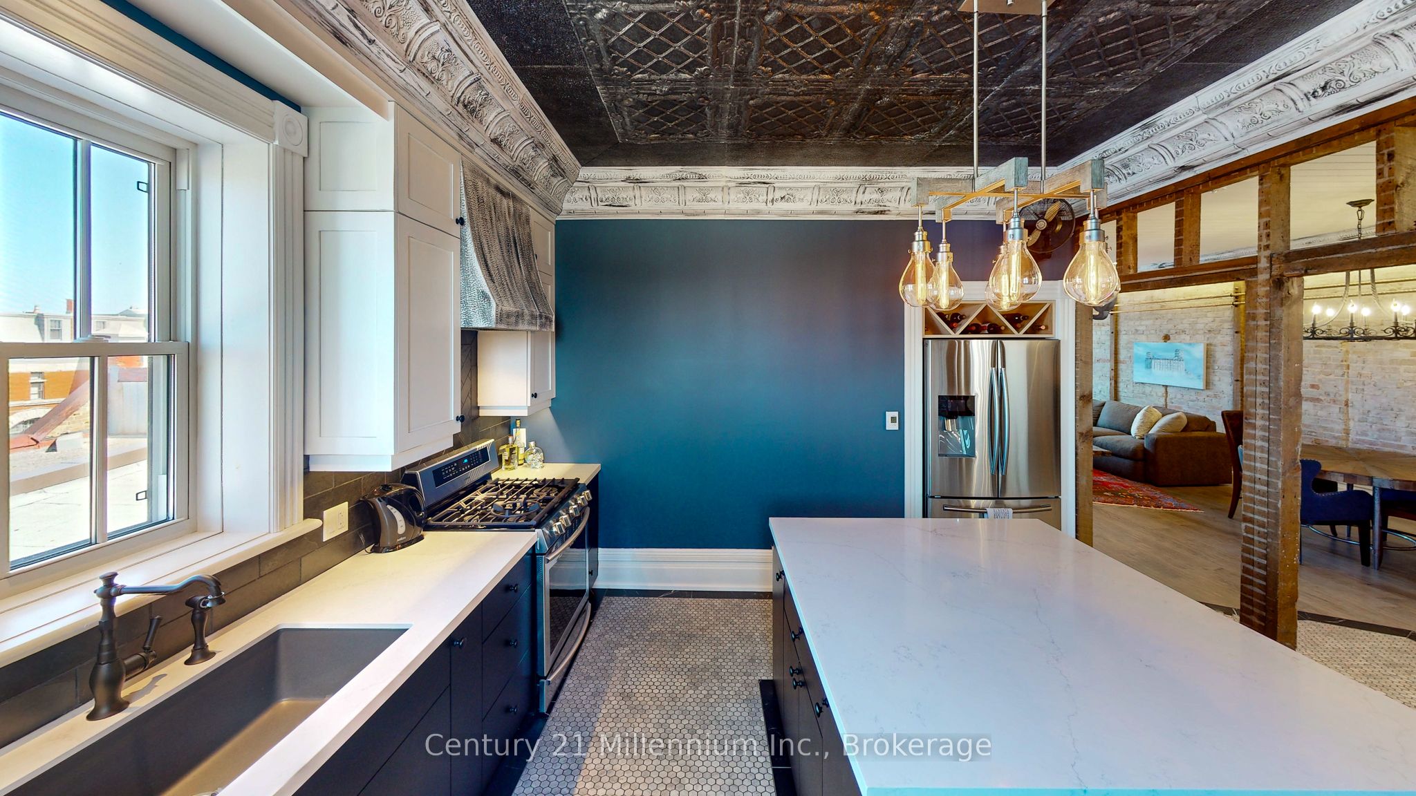124 Hurontario Street Property Photo 42
