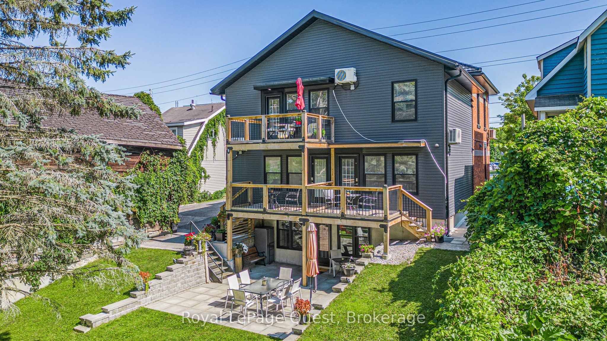 214 Mississaga St W Property Photo