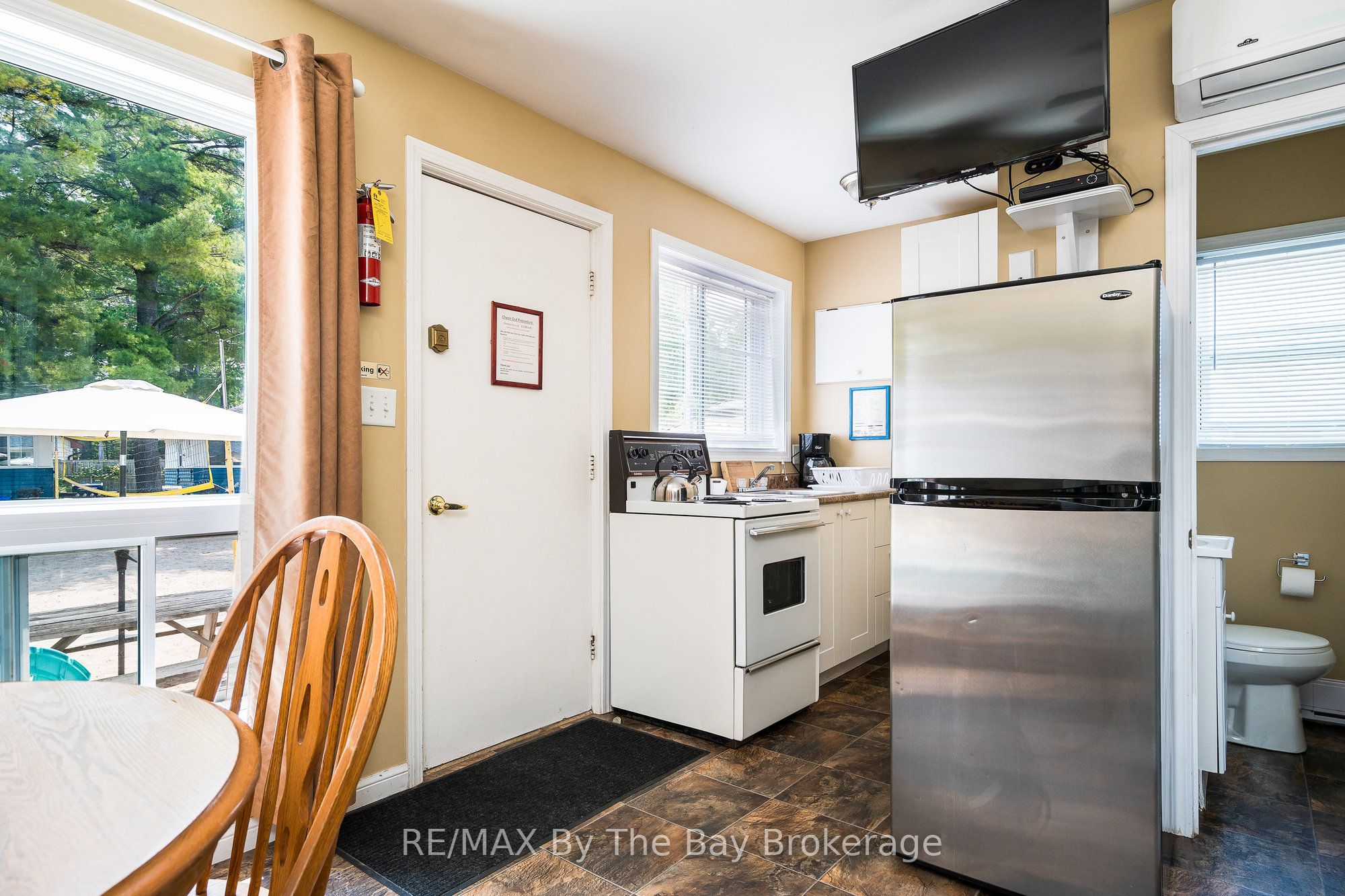 725 River Road Property Photo 21
