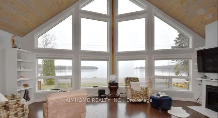 2858 Lake Shore Rd E Property Photo 2