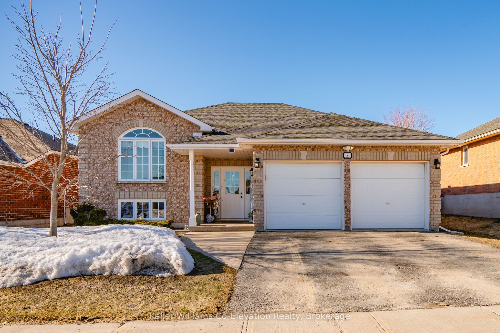 9 Mackenzie Court Property Photo