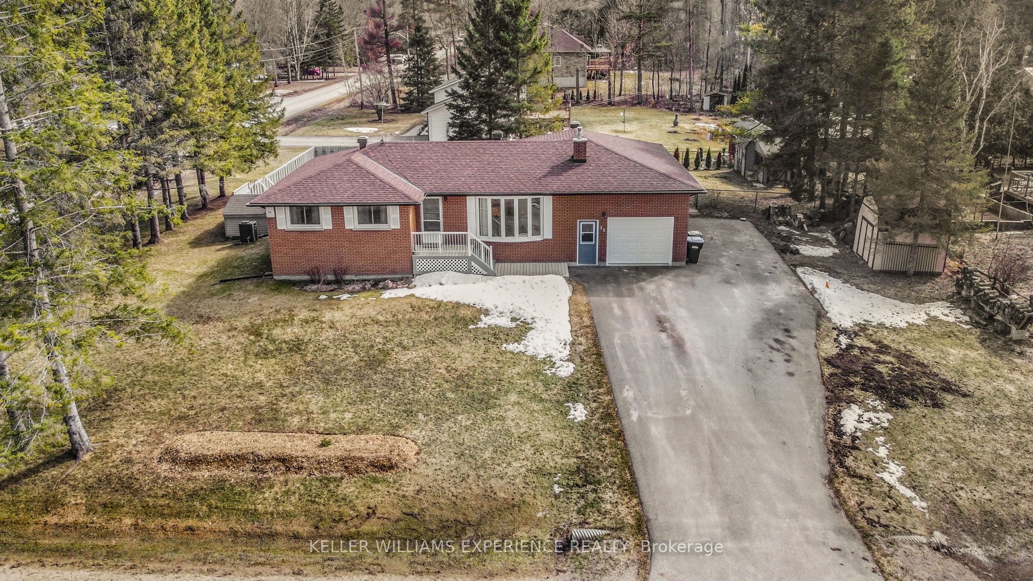 25 Lamers Cres Property Photo