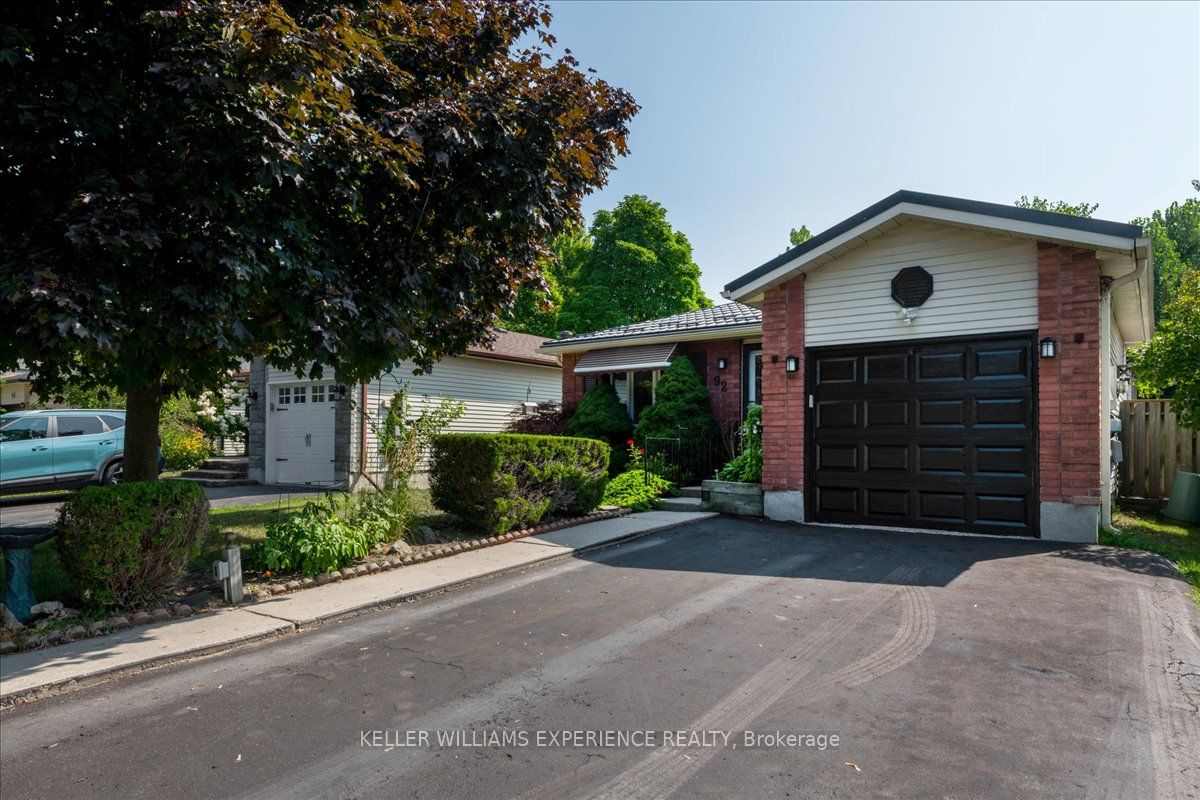 92 Hickling Trail Property Photo