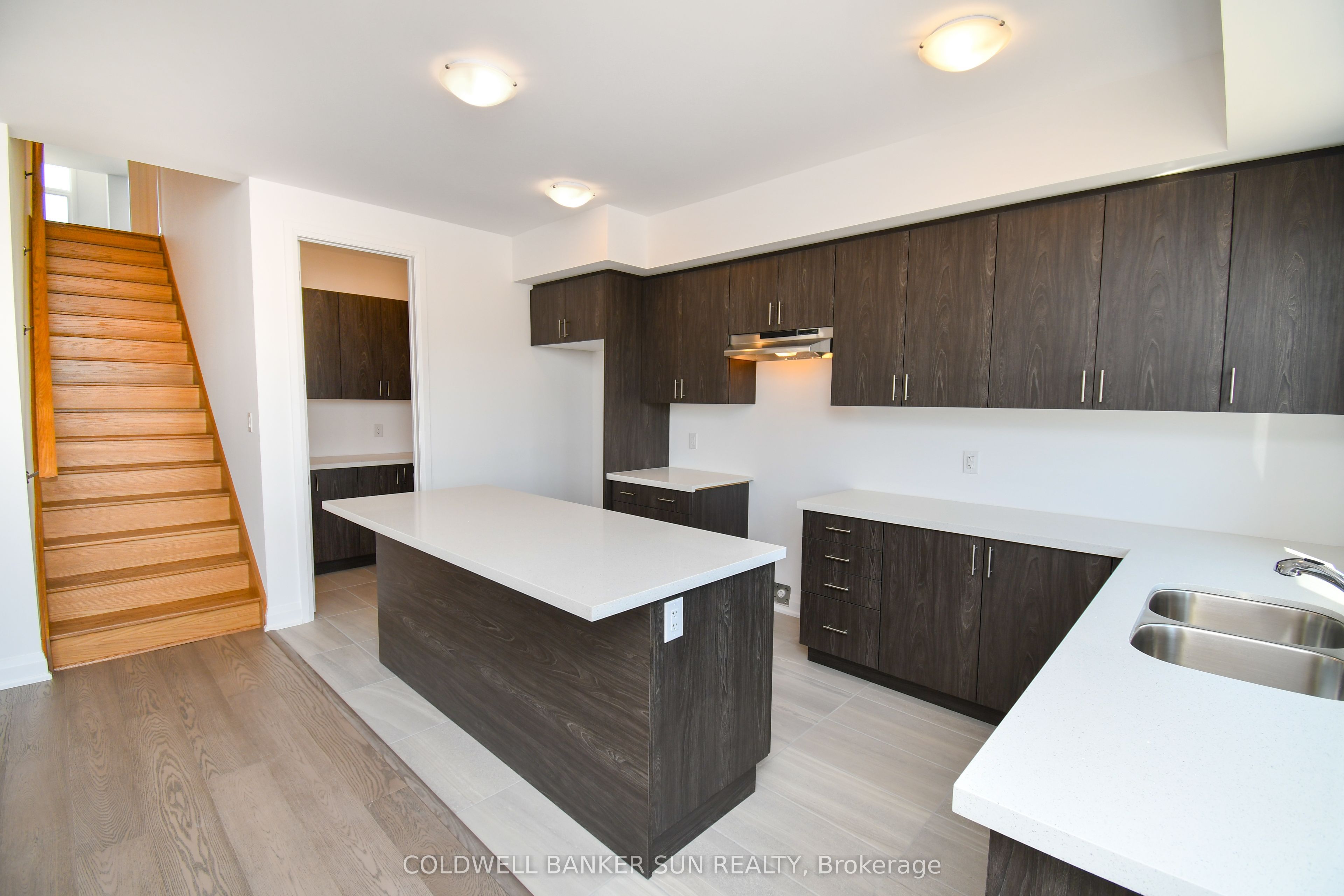 3 Gateway Drive Property Photo 10
