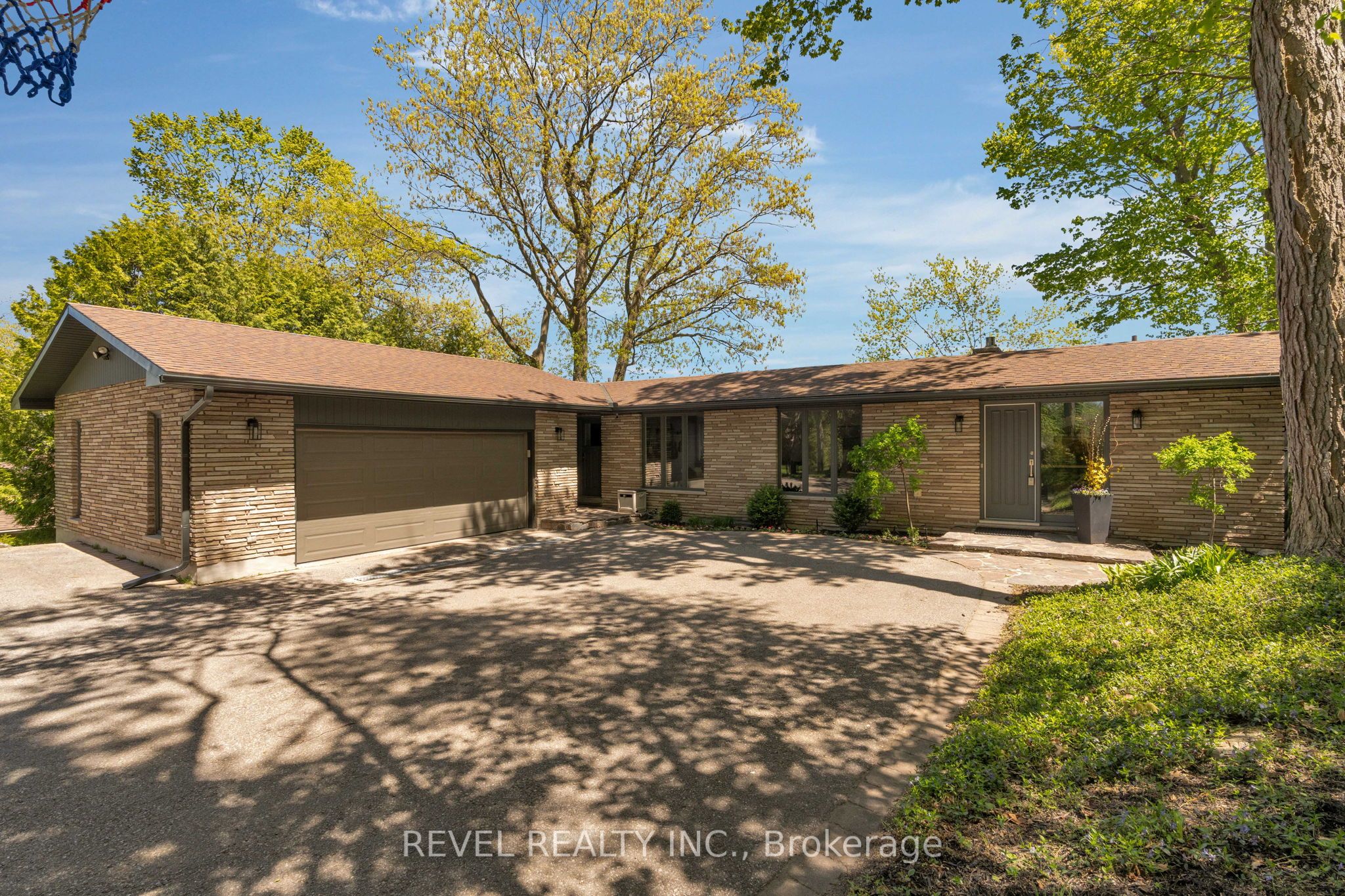416 Bay Street Property Photo 1