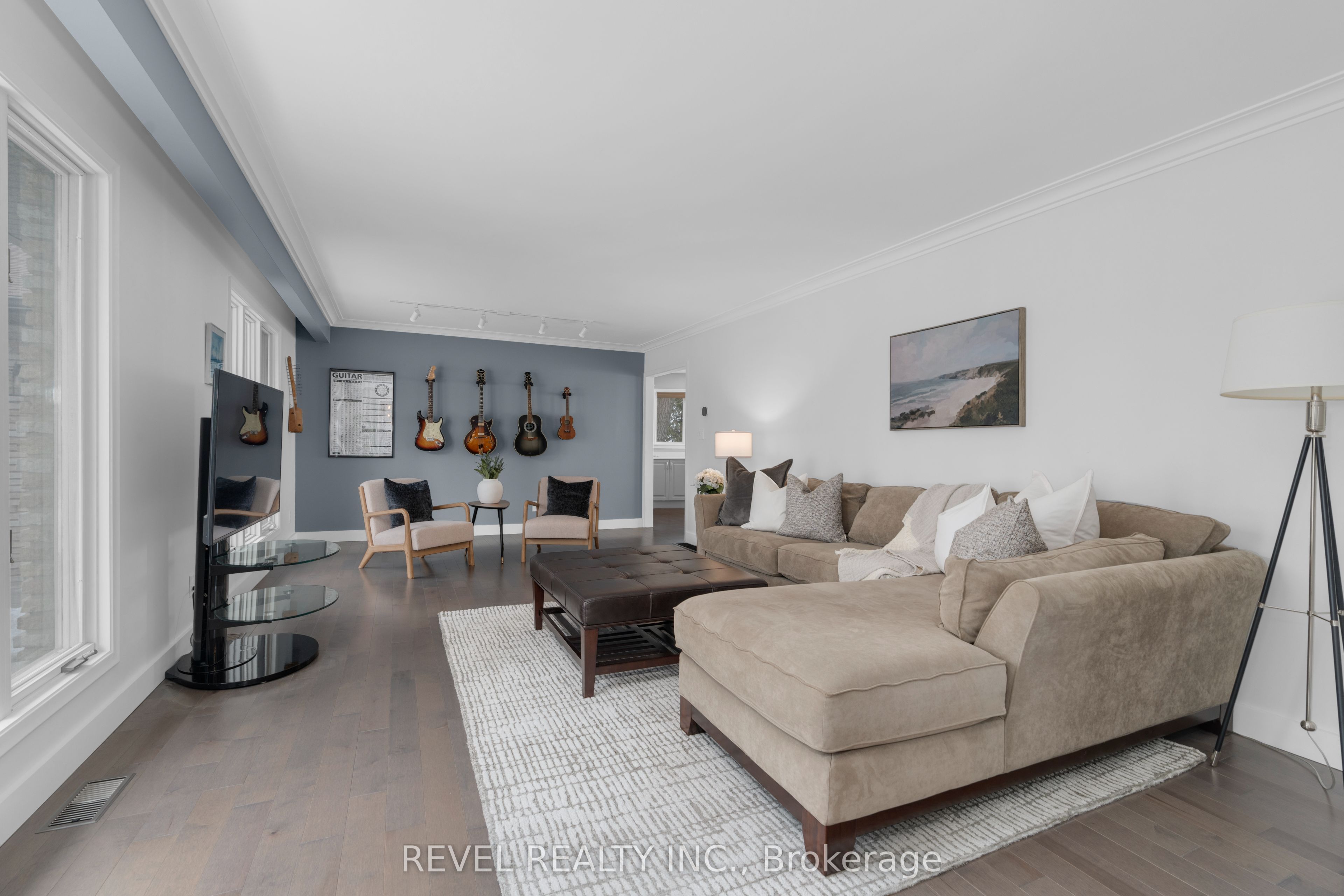416 Bay Street Property Photo 8