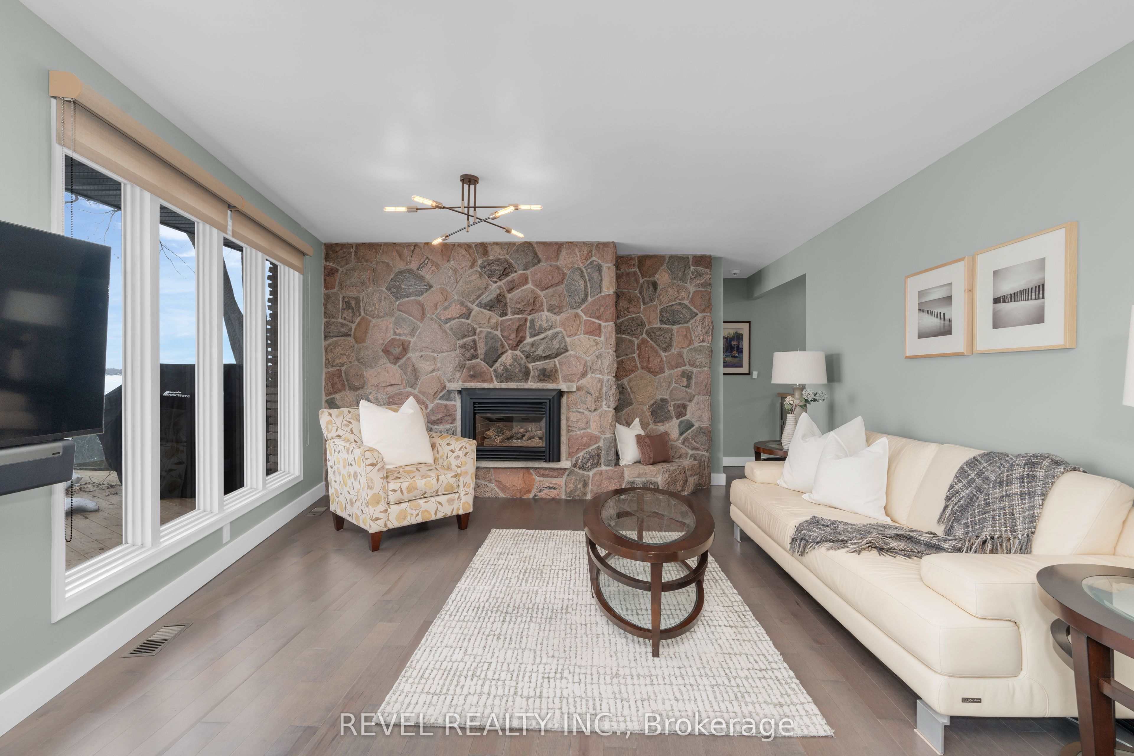 416 Bay Street Property Photo 13