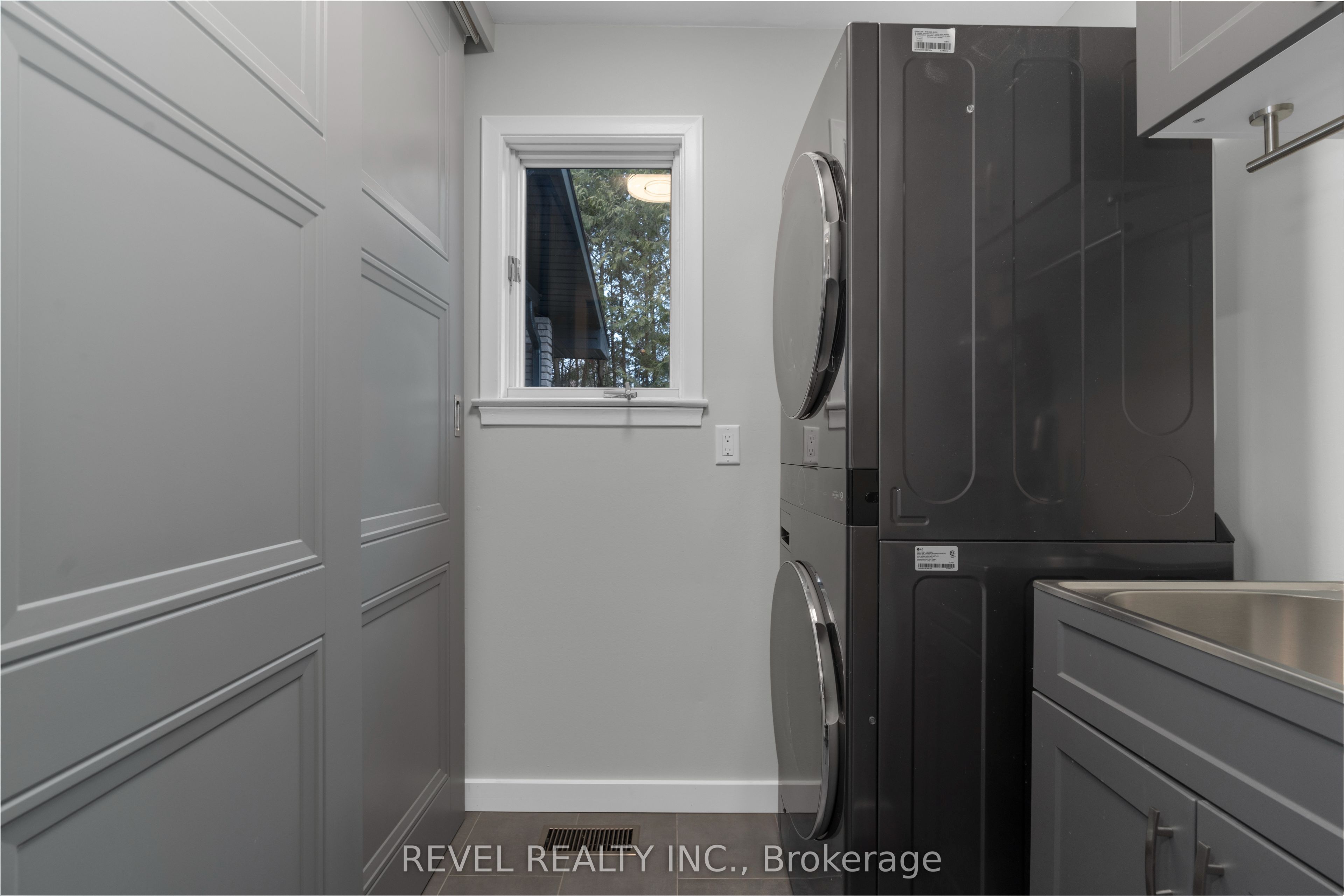 416 Bay Street Property Photo 20