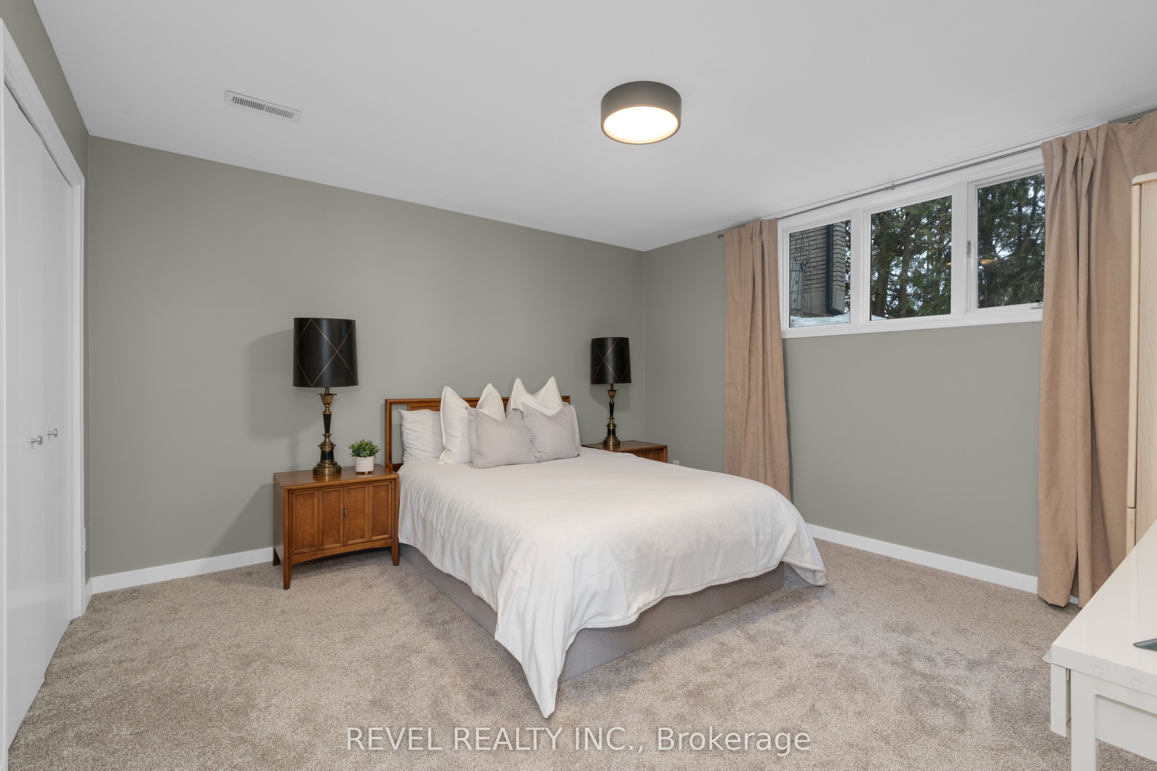 416 Bay Street Property Photo 29