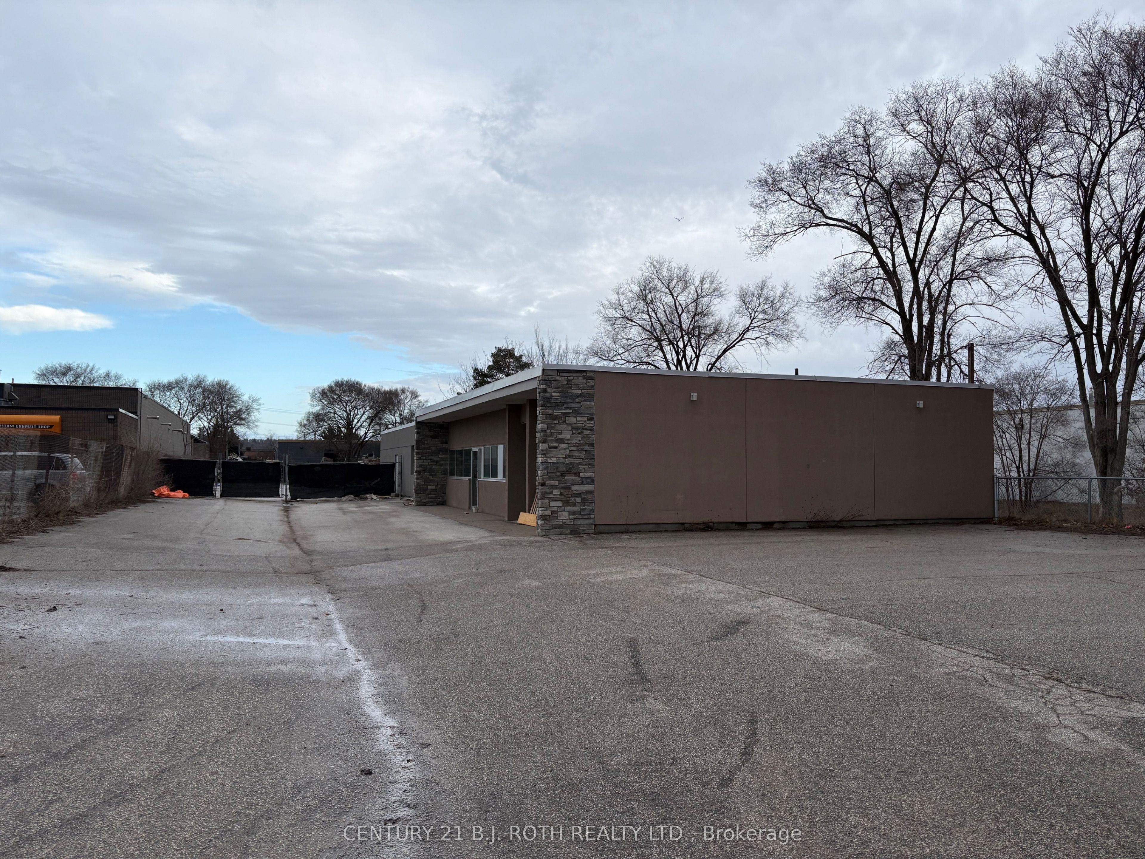 178 Tiffin Street Property Photo 1