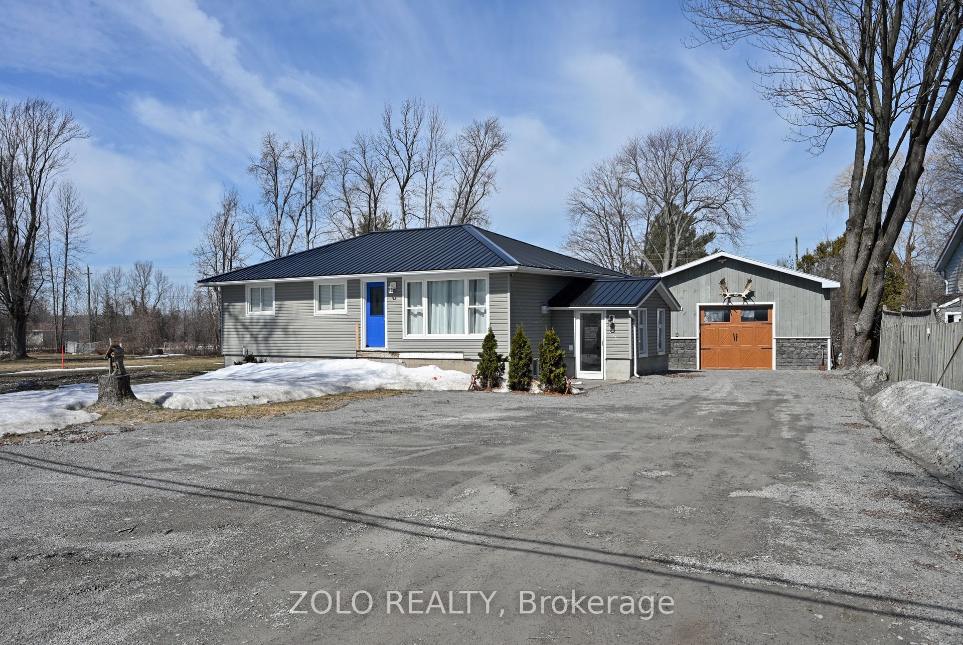 5653 Highway 12 Property Photo 1