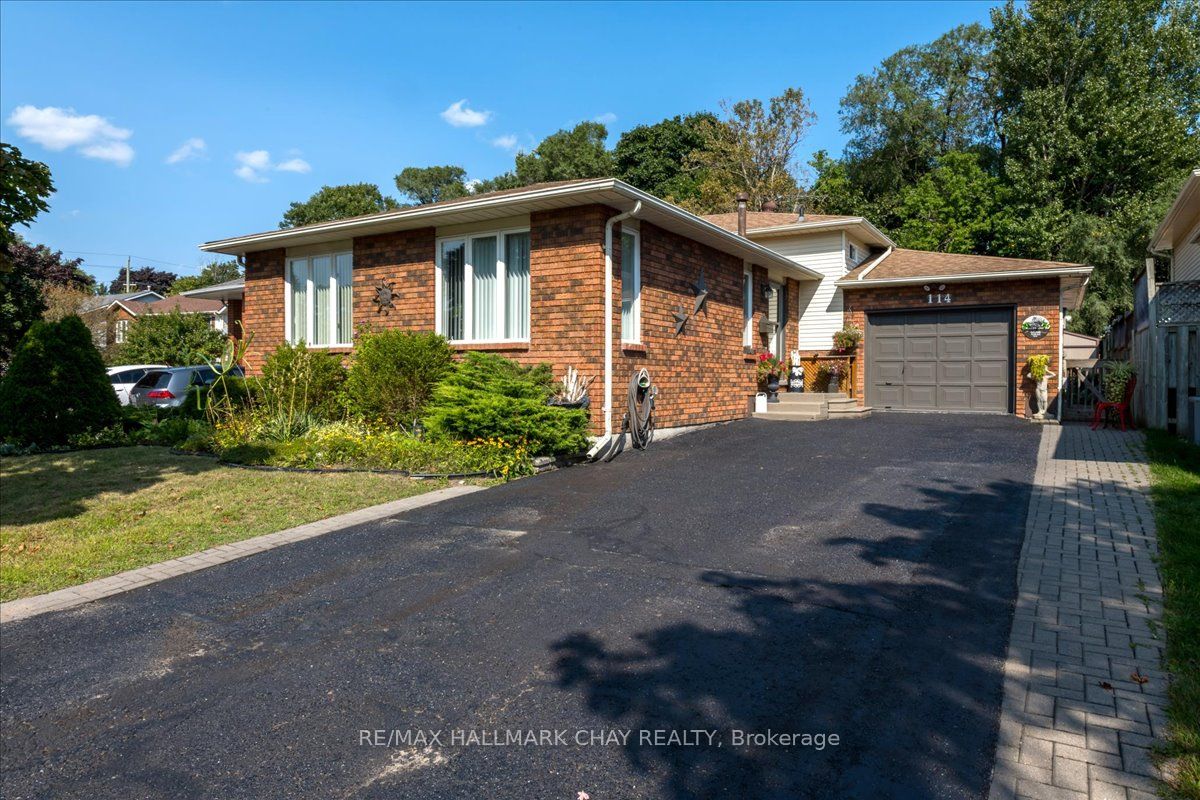 114 Chieftain Cres Property Photo