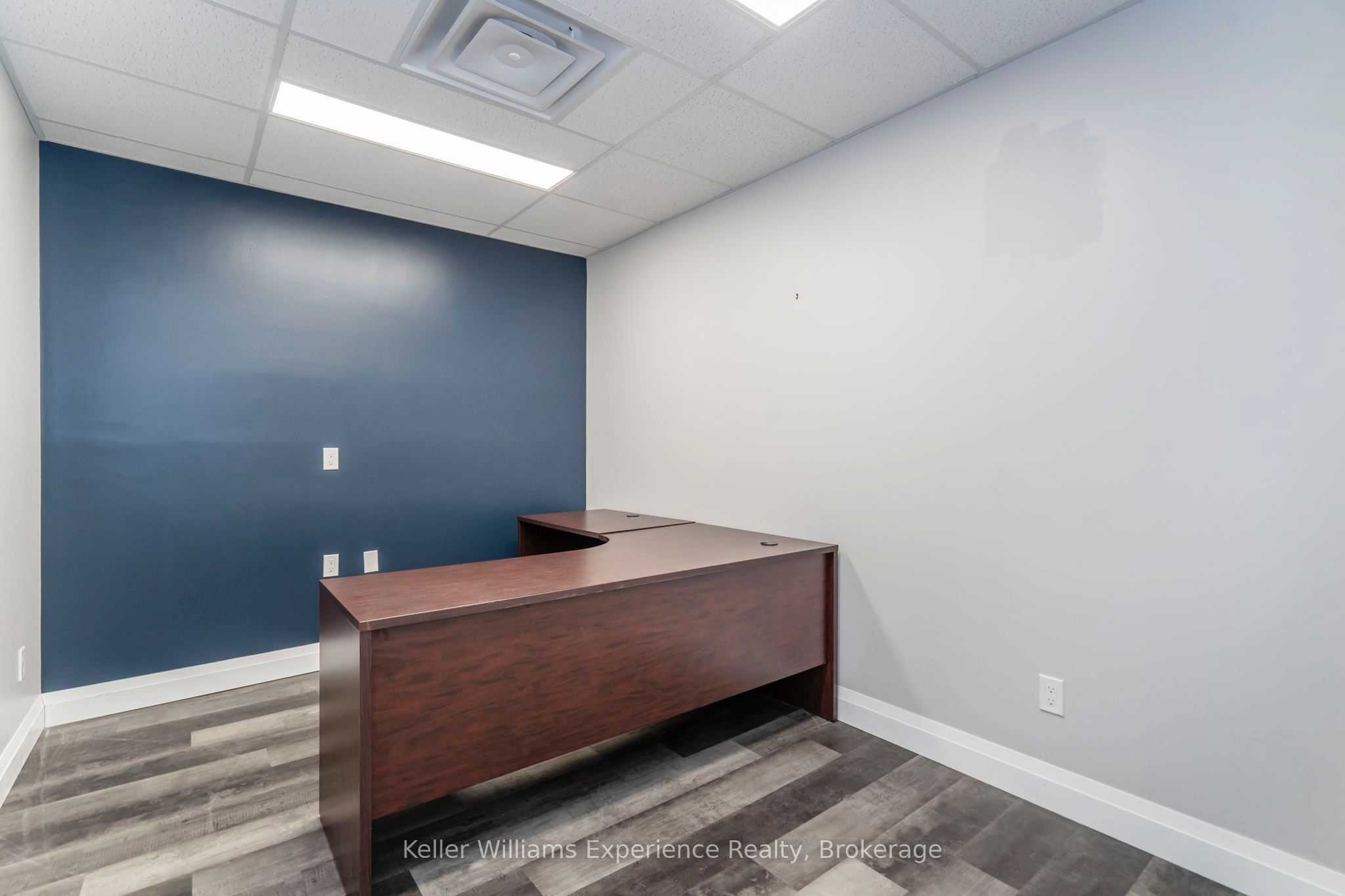 296 King Street Property Photo 7