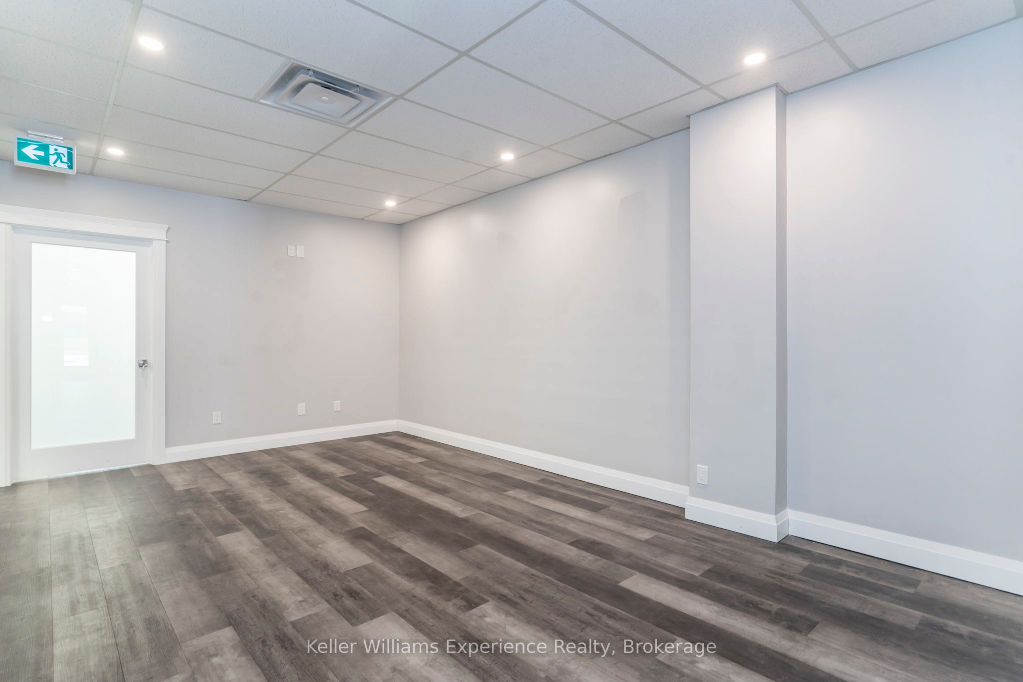 296 King Street Property Photo 9