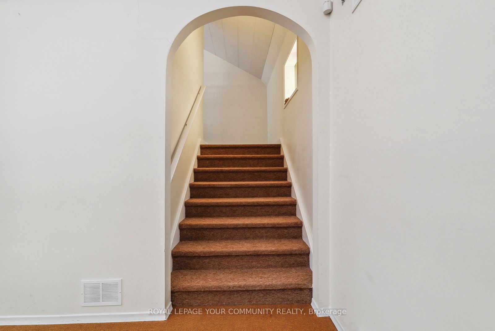 364 Regent Street Property Photo 11
