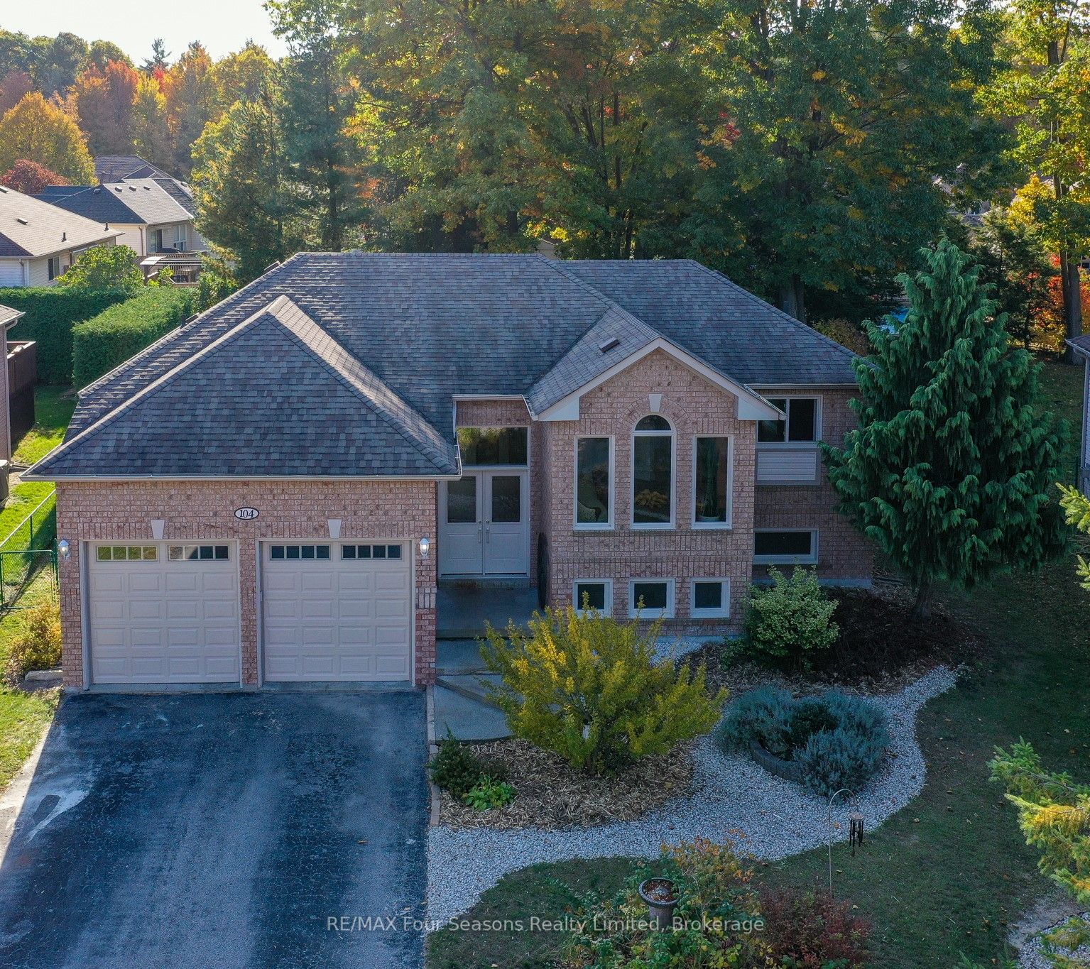 104 Silver Birch Avenue Property Photo