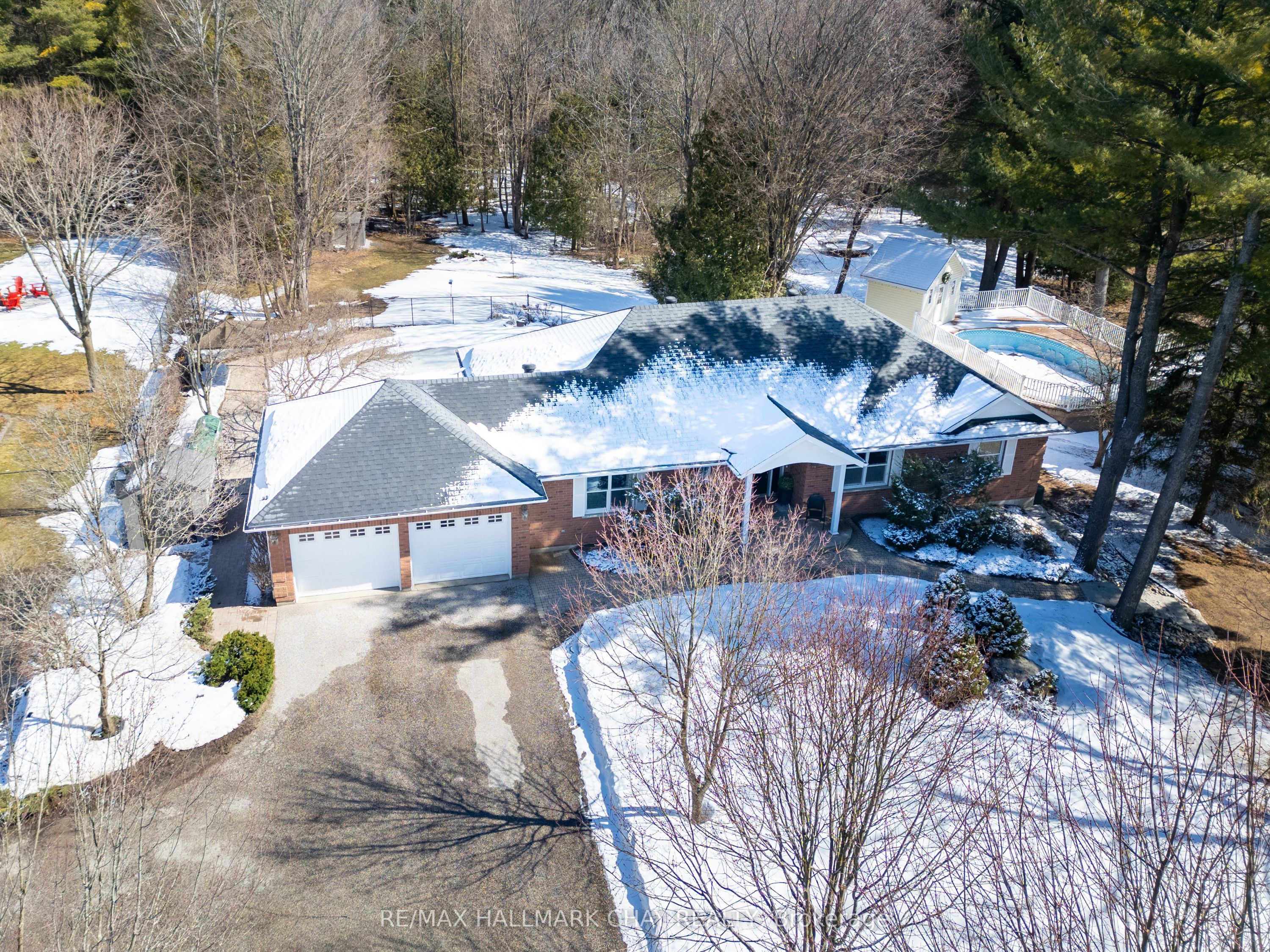4121 Uhthoff Line Property Photo 1