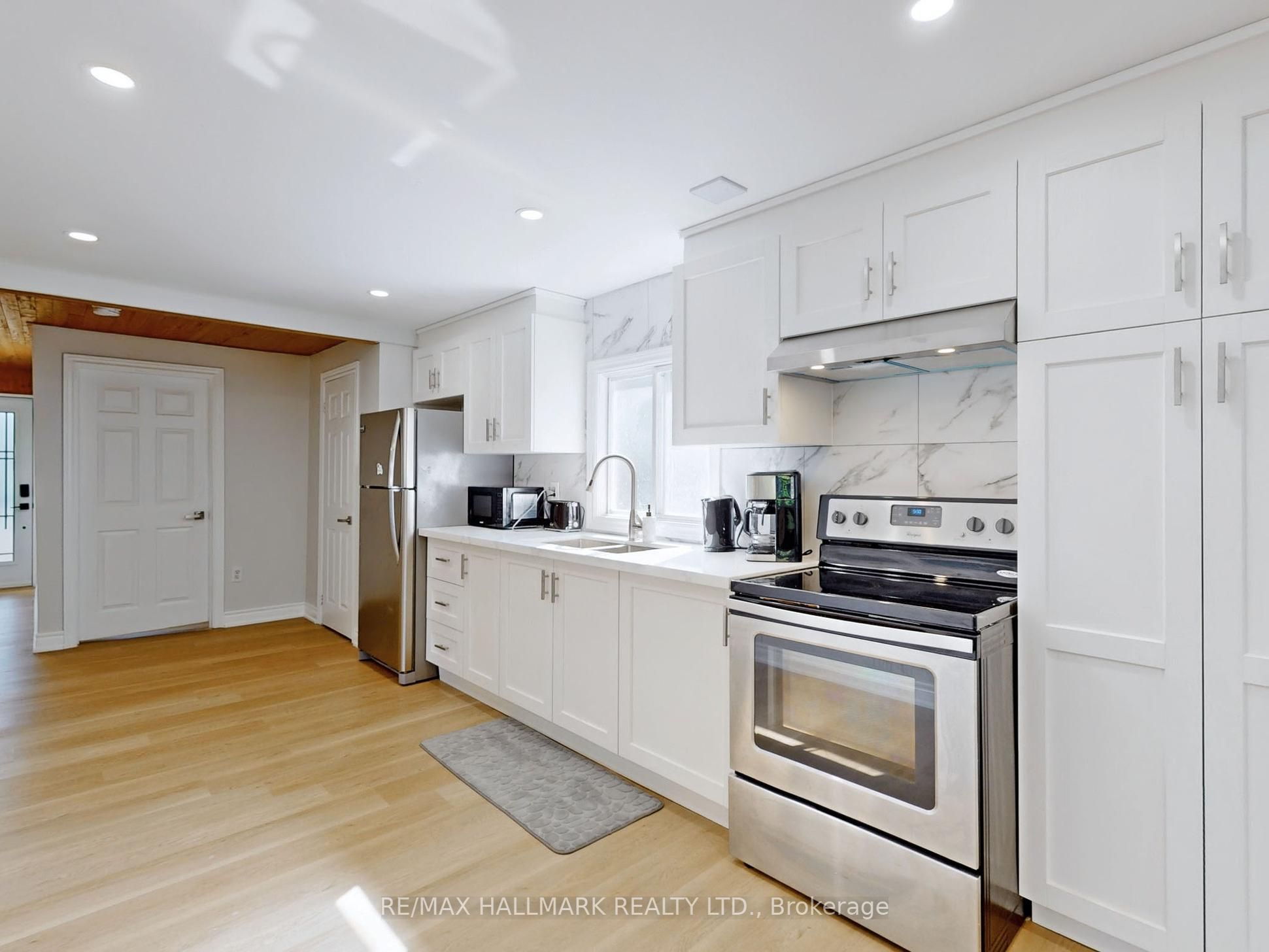 56 68th Street N Property Photo 6