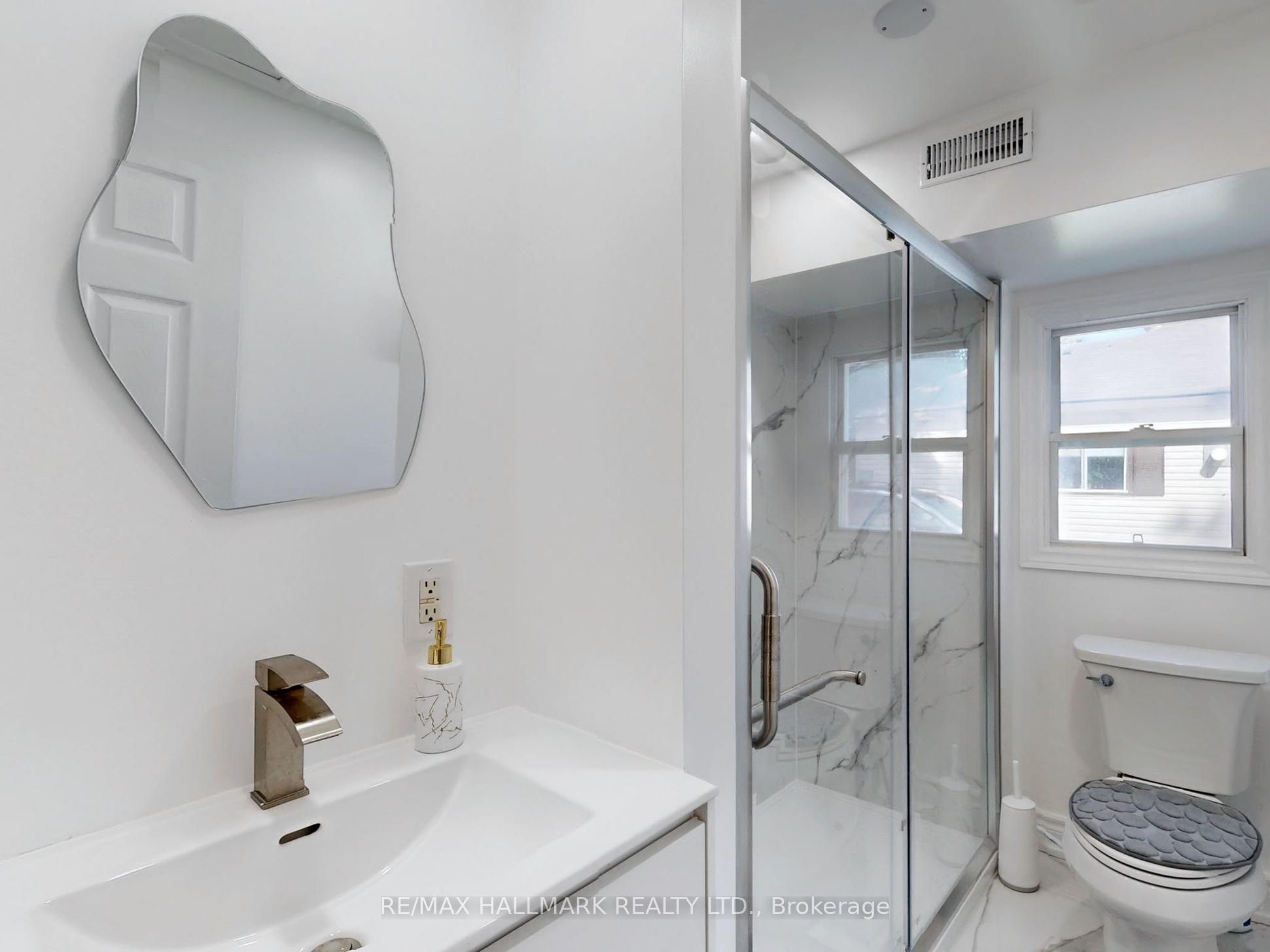 56 68th Street N Property Photo 10