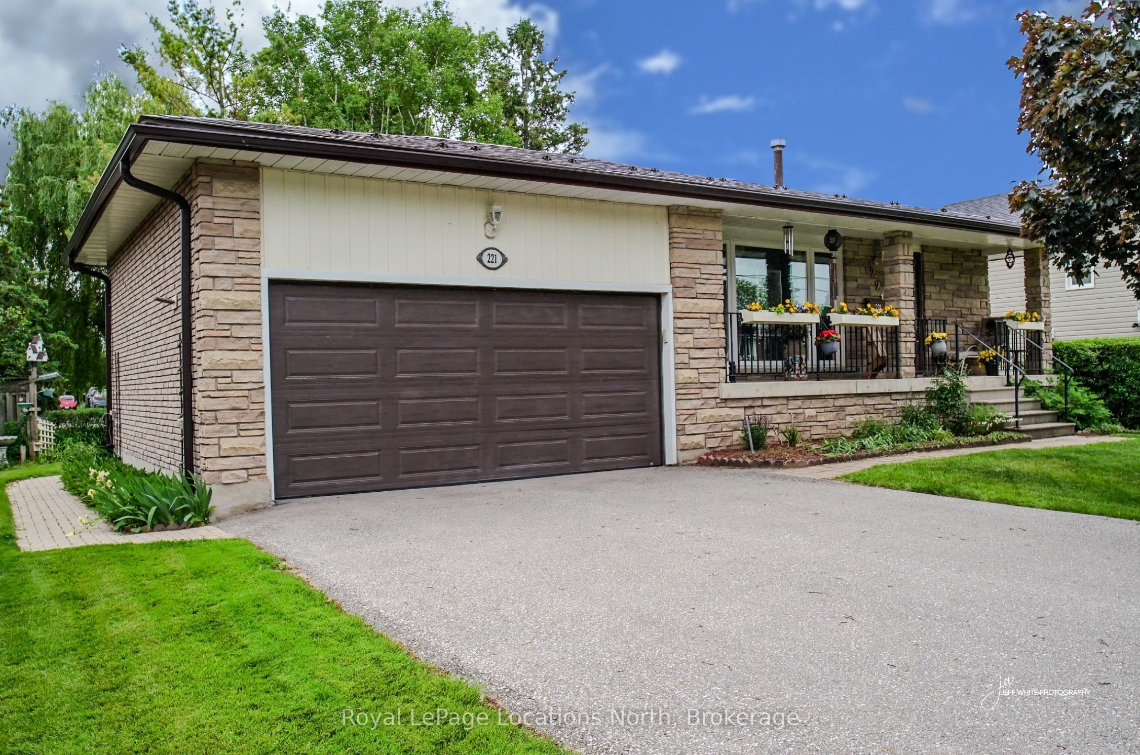 221 John Street Property Photo 1