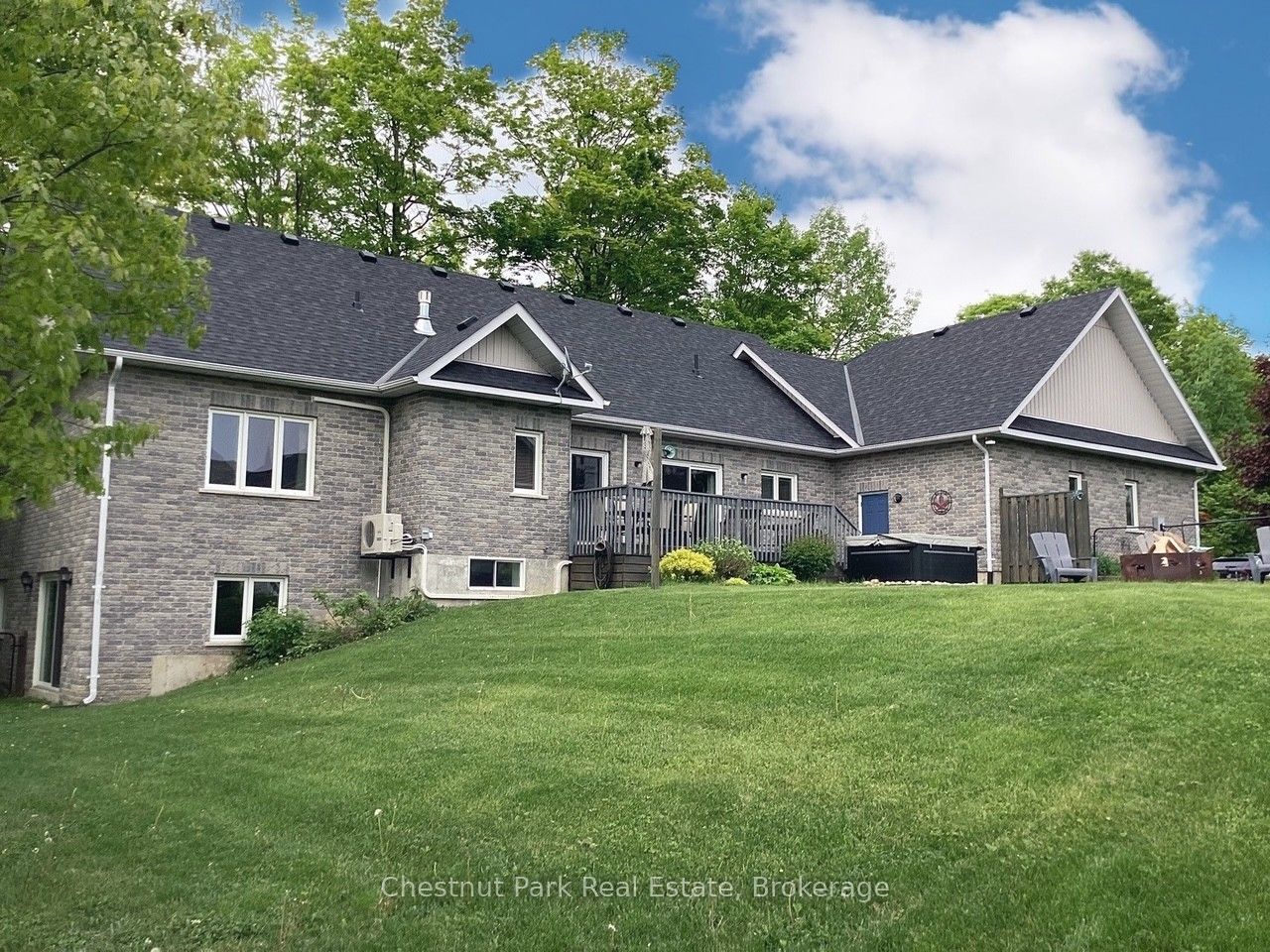 28 Boyd Crescent Property Photo 1